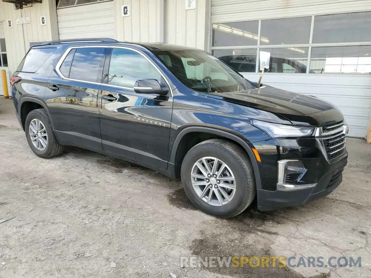 4 Photograph of a damaged car 1GNERGKW8NJ107019 CHEVROLET TRAVERSE 2022