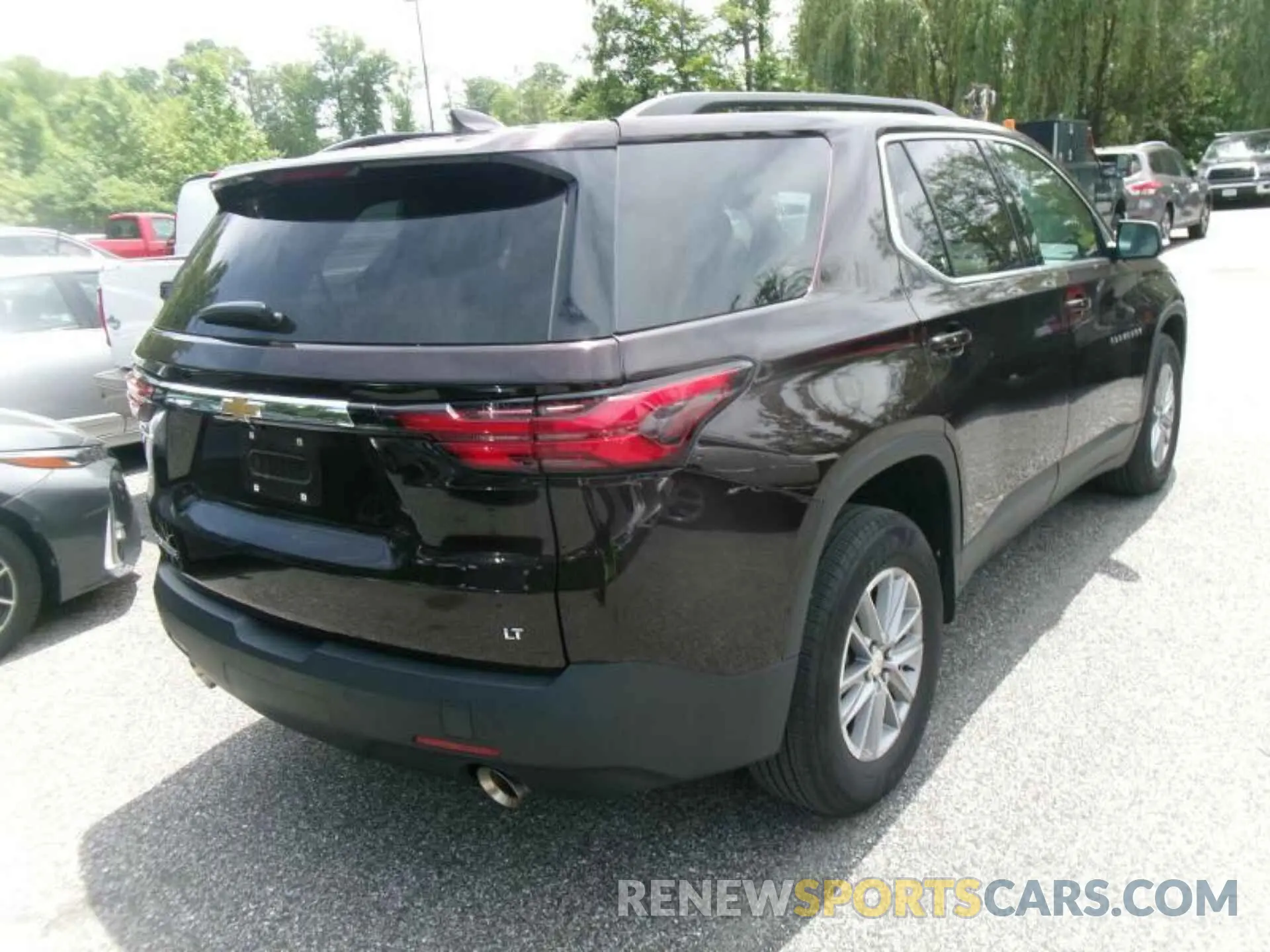 1 Photograph of a damaged car 1GNERGKW8NJ156012 CHEVROLET TRAVERSE 2022