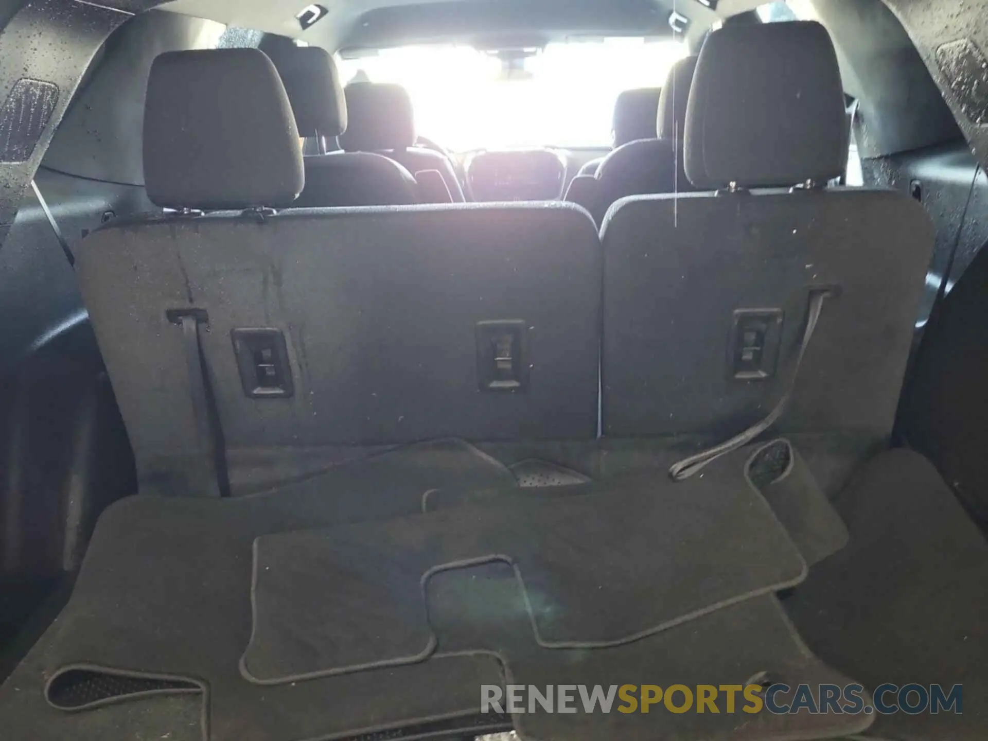 9 Photograph of a damaged car 1GNERGKW8NJ187096 CHEVROLET TRAVERSE 2022