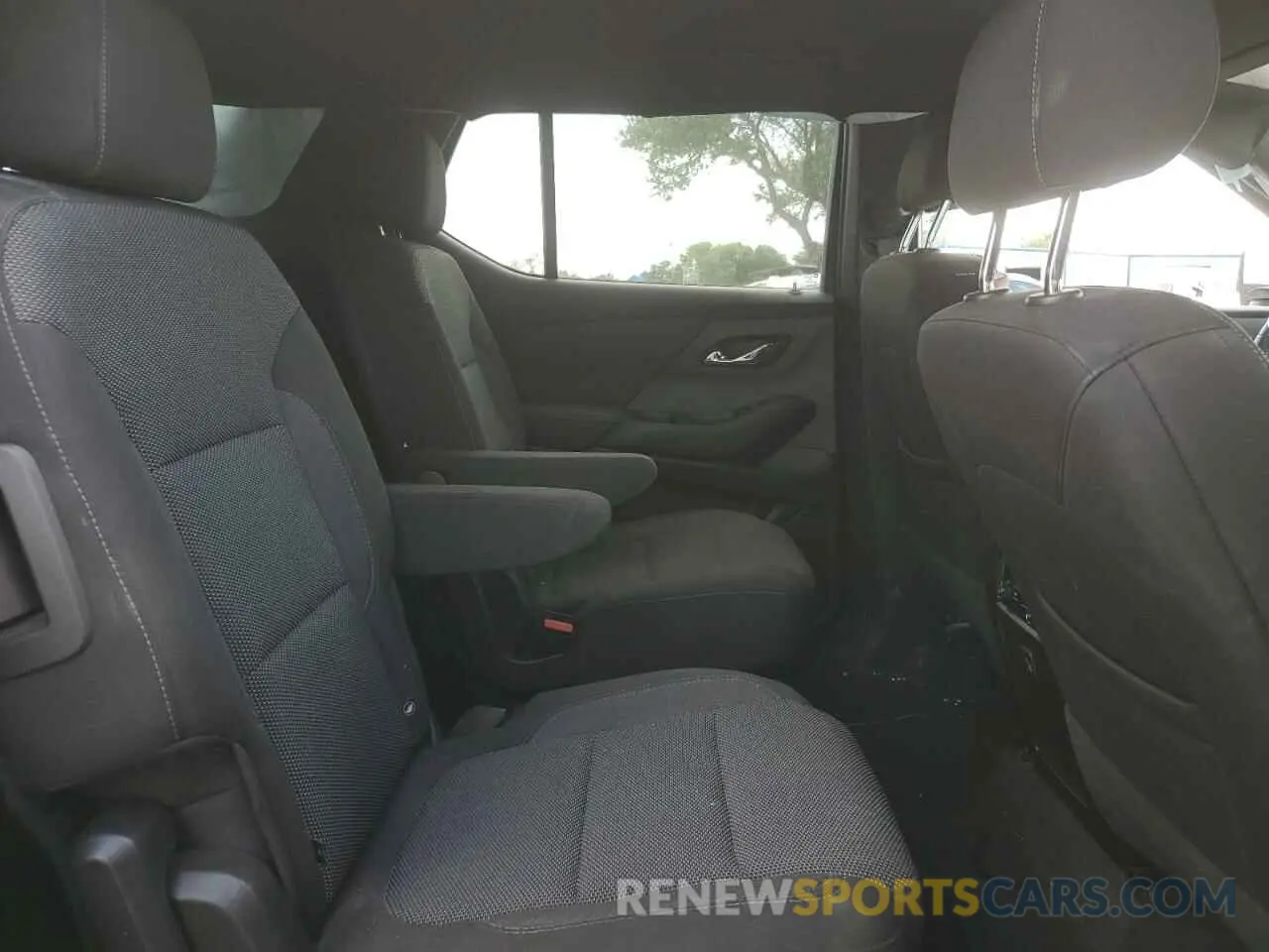 12 Photograph of a damaged car 1GNERGKW9NJ125738 CHEVROLET TRAVERSE 2022