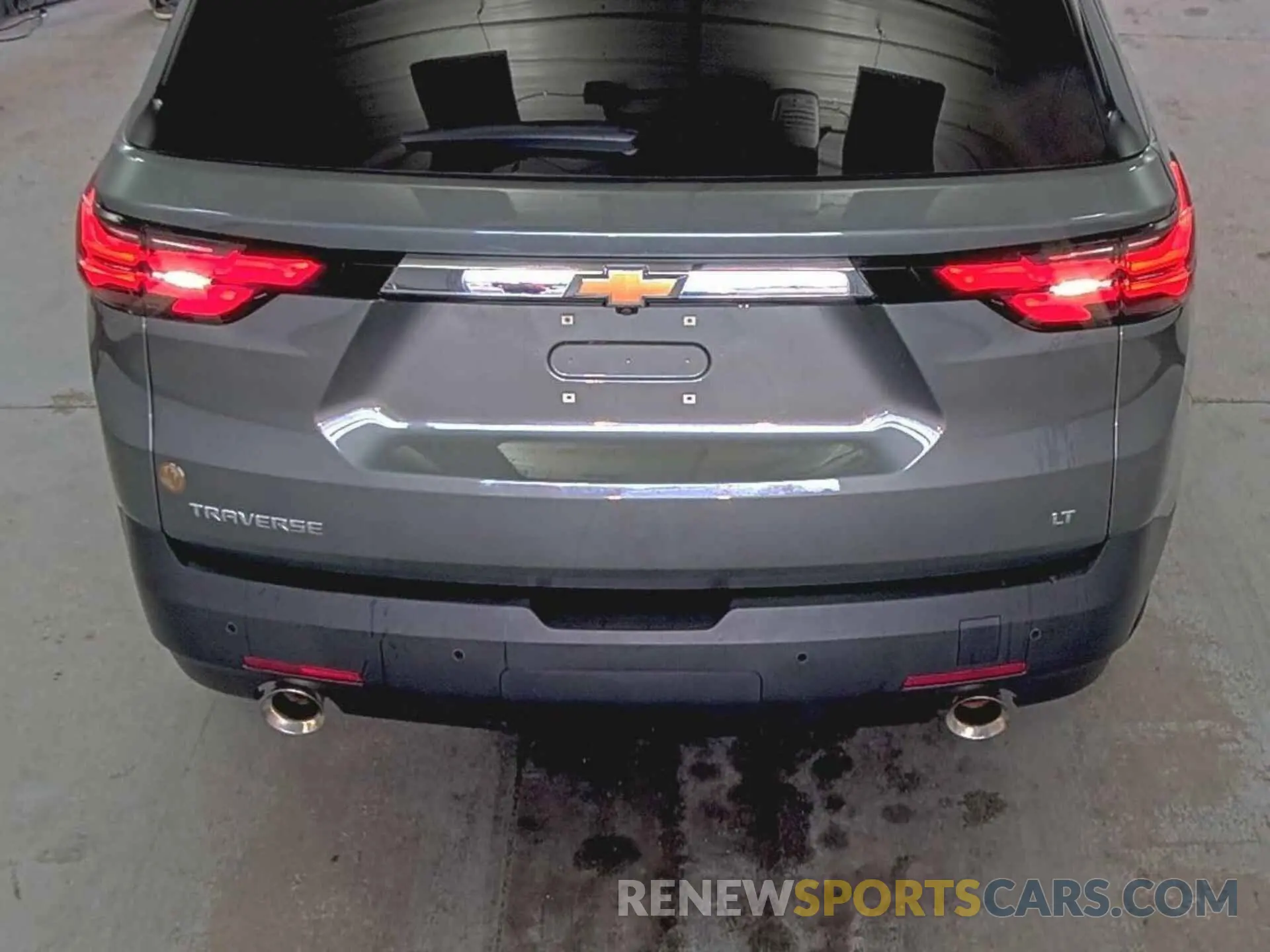2 Photograph of a damaged car 1GNERGKW9NJ168329 CHEVROLET TRAVERSE 2022