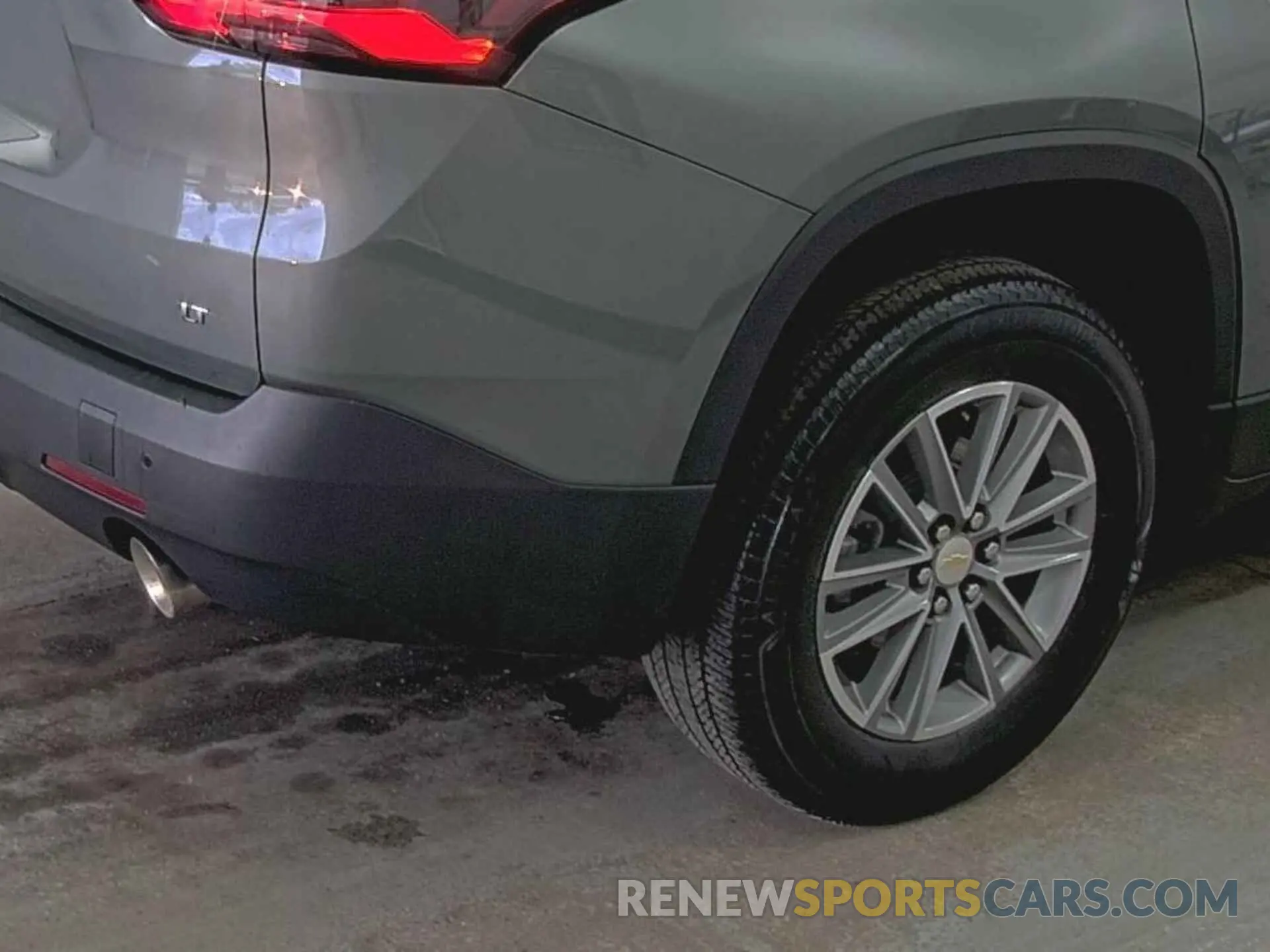 3 Photograph of a damaged car 1GNERGKW9NJ168329 CHEVROLET TRAVERSE 2022