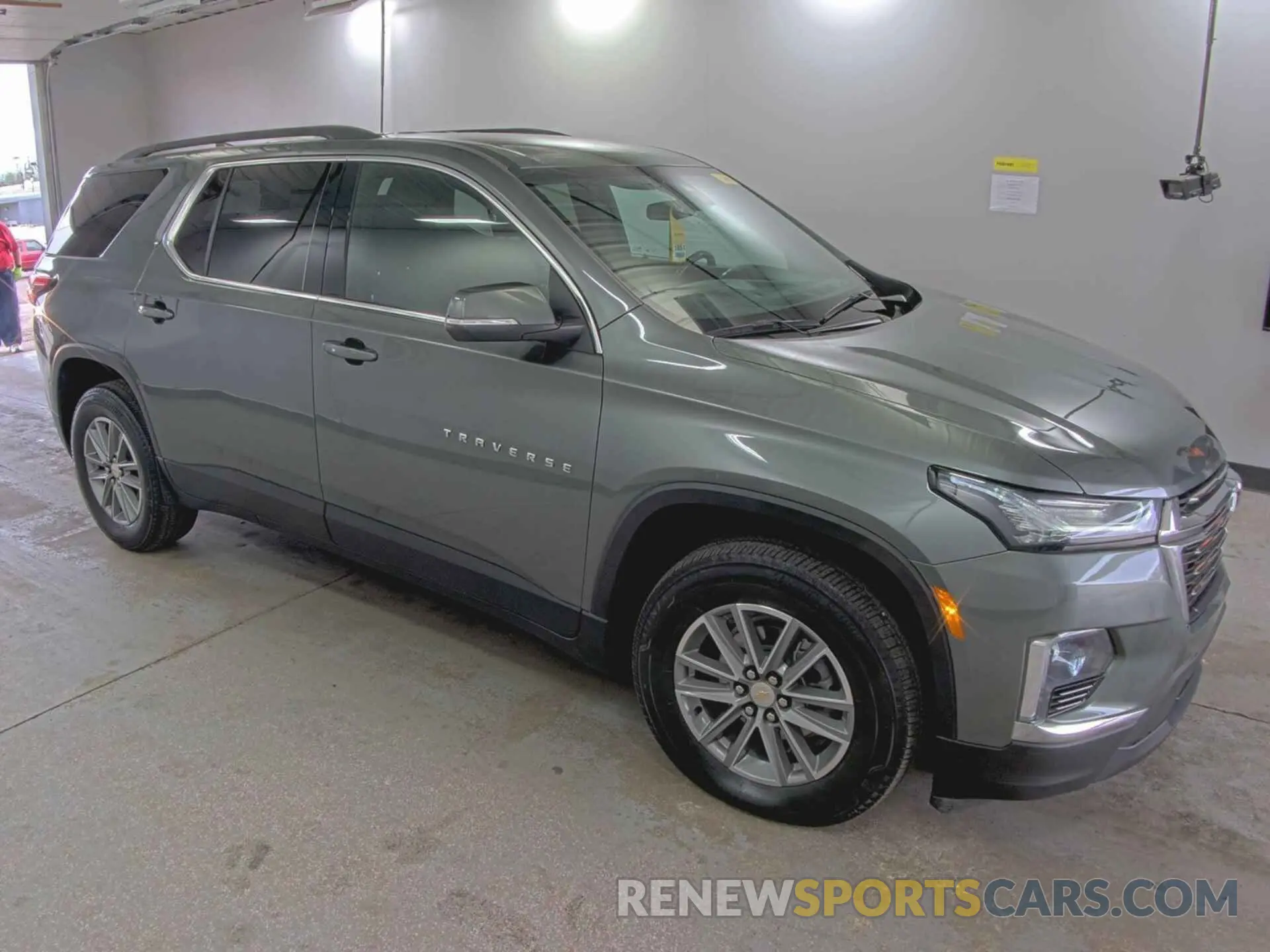 8 Photograph of a damaged car 1GNERGKW9NJ168329 CHEVROLET TRAVERSE 2022