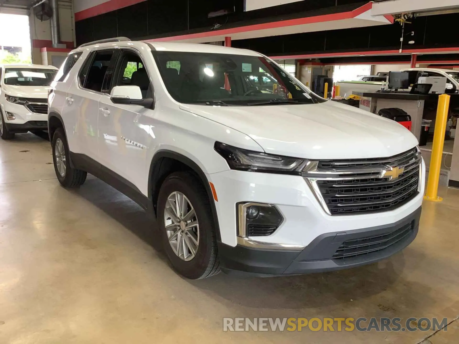 27 Photograph of a damaged car 1GNERGKWXNJ113470 CHEVROLET TRAVERSE 2022