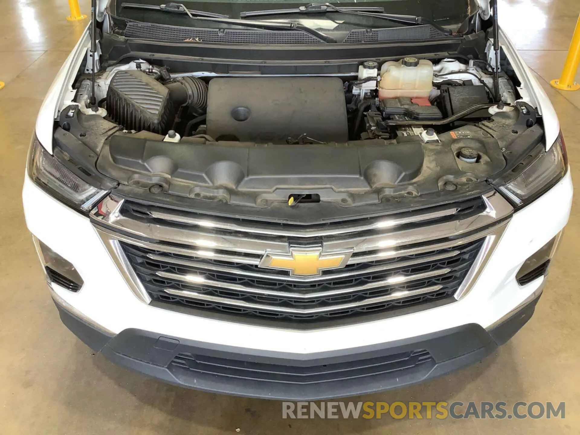 29 Photograph of a damaged car 1GNERGKWXNJ113470 CHEVROLET TRAVERSE 2022