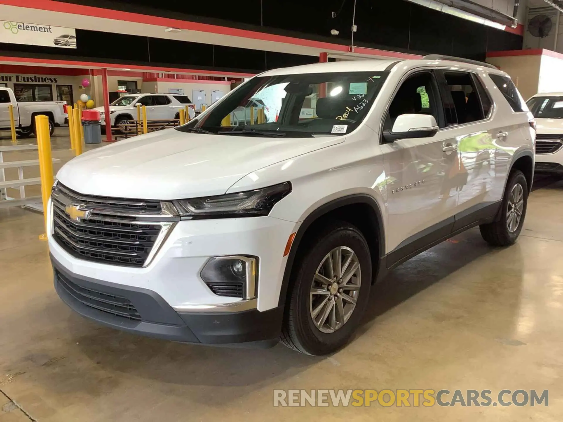 5 Photograph of a damaged car 1GNERGKWXNJ113470 CHEVROLET TRAVERSE 2022