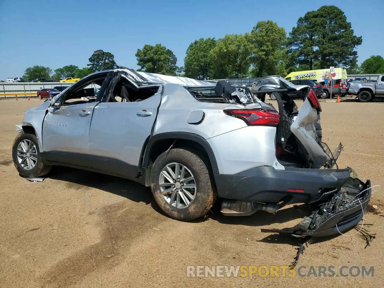 2 Photograph of a damaged car 1GNERGKWXNJ117860 CHEVROLET TRAVERSE 2022