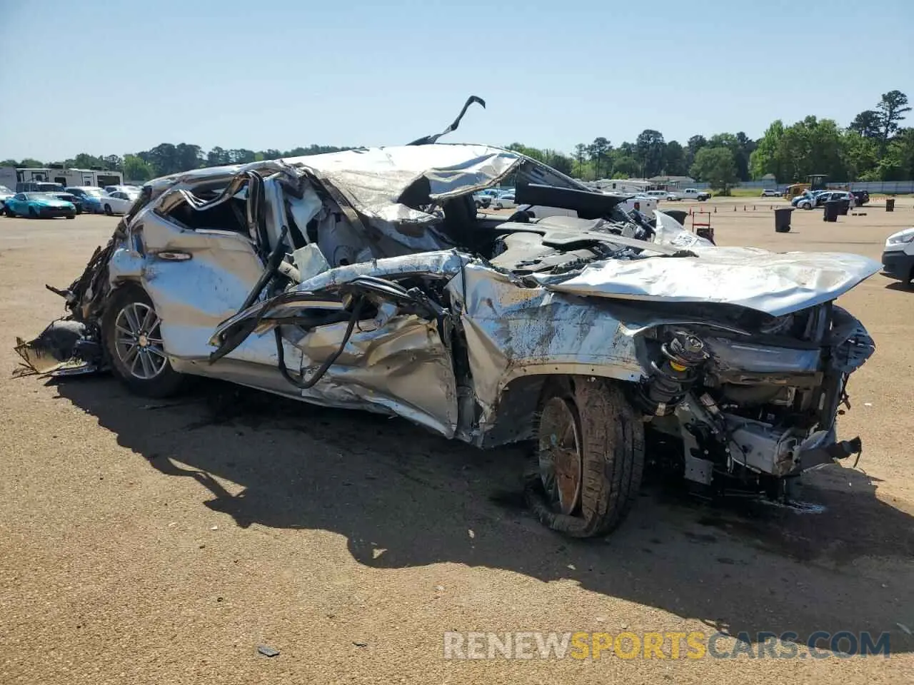 4 Photograph of a damaged car 1GNERGKWXNJ117860 CHEVROLET TRAVERSE 2022