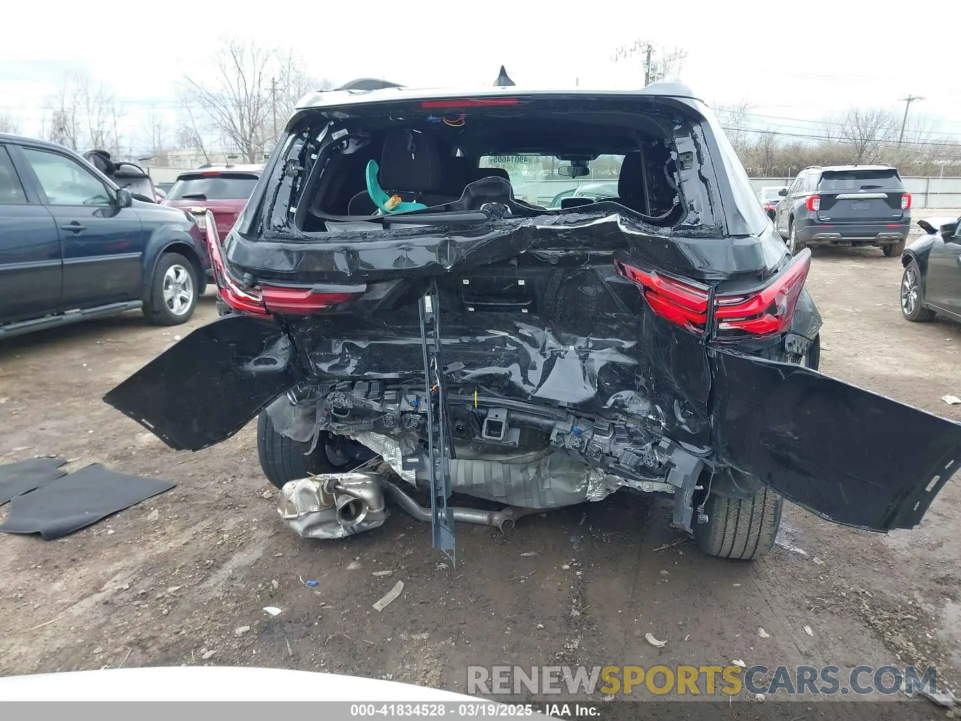 17 Photograph of a damaged car 1GNERGKWXNJ128020 CHEVROLET TRAVERSE 2022