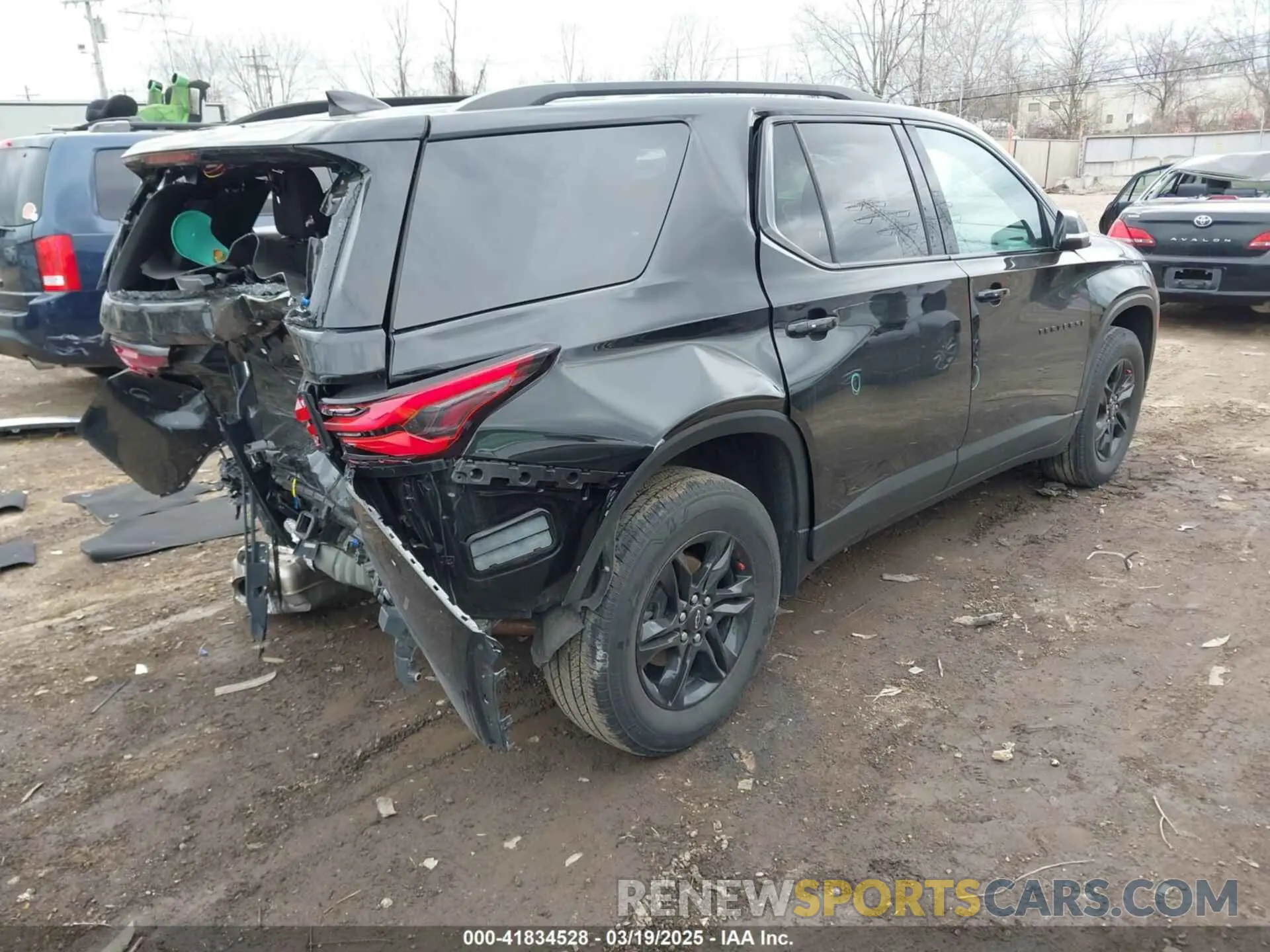 4 Photograph of a damaged car 1GNERGKWXNJ128020 CHEVROLET TRAVERSE 2022