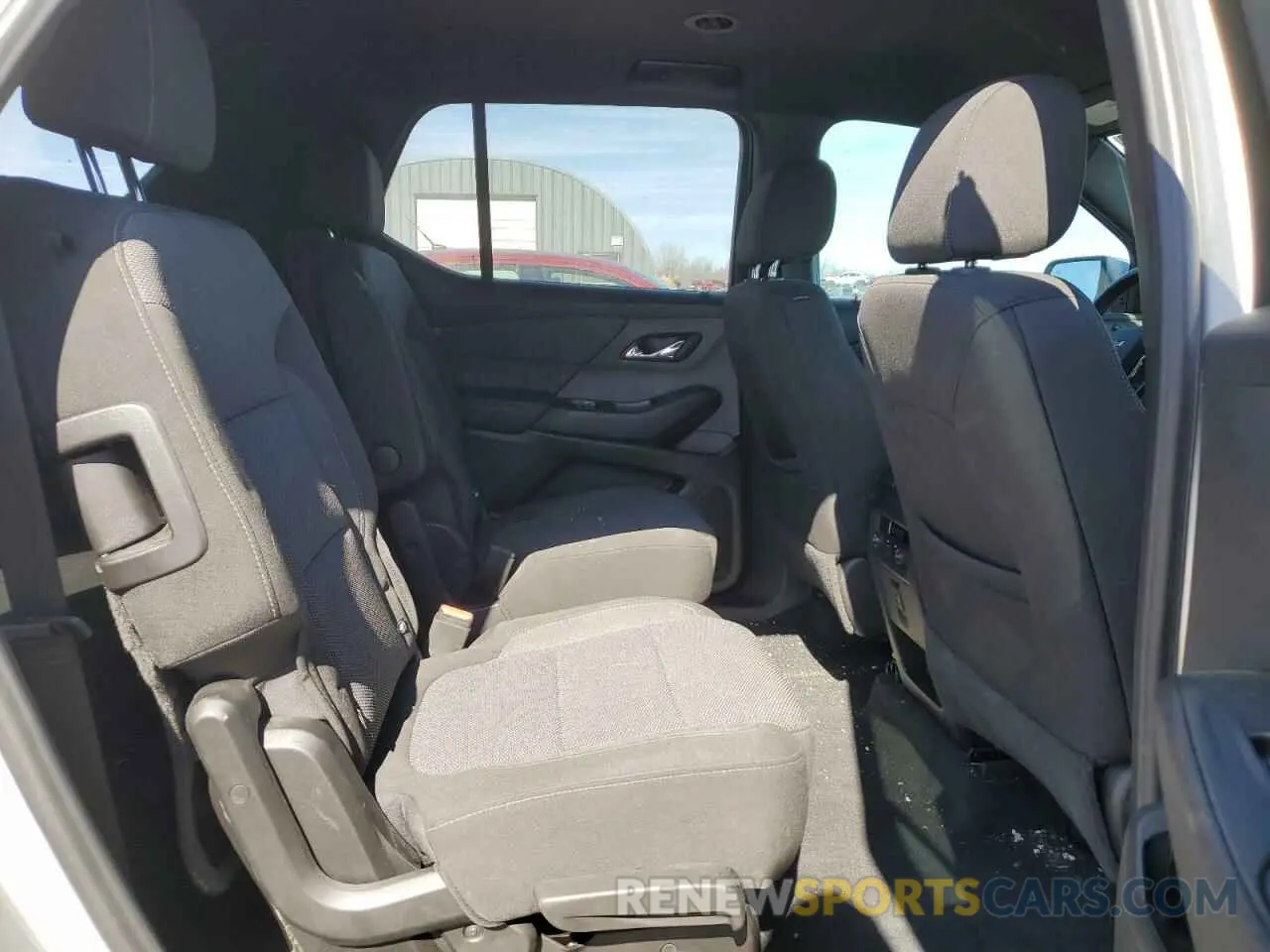 11 Photograph of a damaged car 1GNERGKWXNJ147604 CHEVROLET TRAVERSE 2022