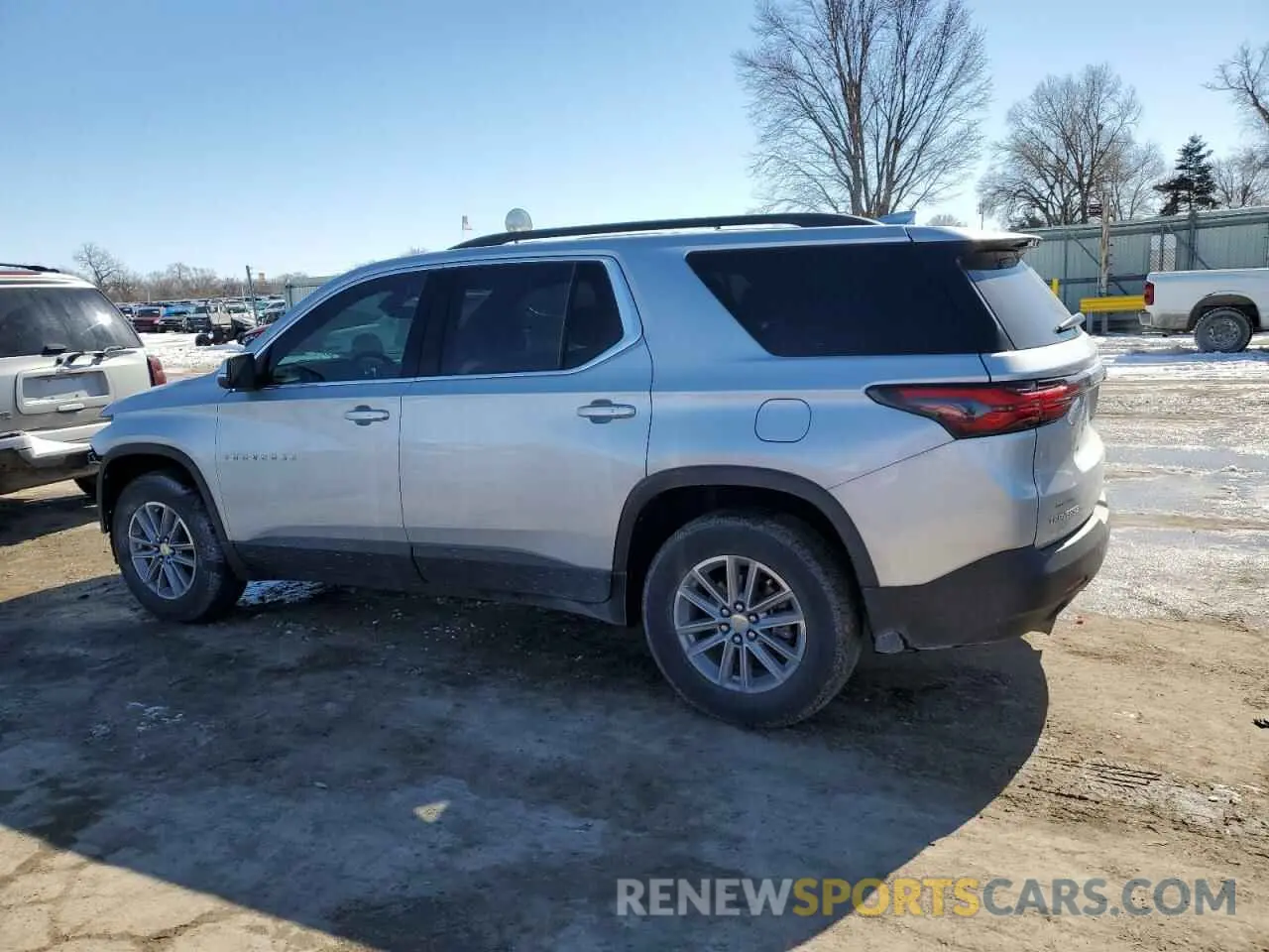 2 Photograph of a damaged car 1GNERGKWXNJ147604 CHEVROLET TRAVERSE 2022