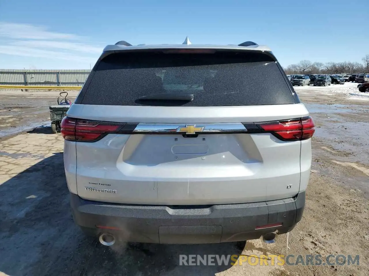 6 Photograph of a damaged car 1GNERGKWXNJ147604 CHEVROLET TRAVERSE 2022