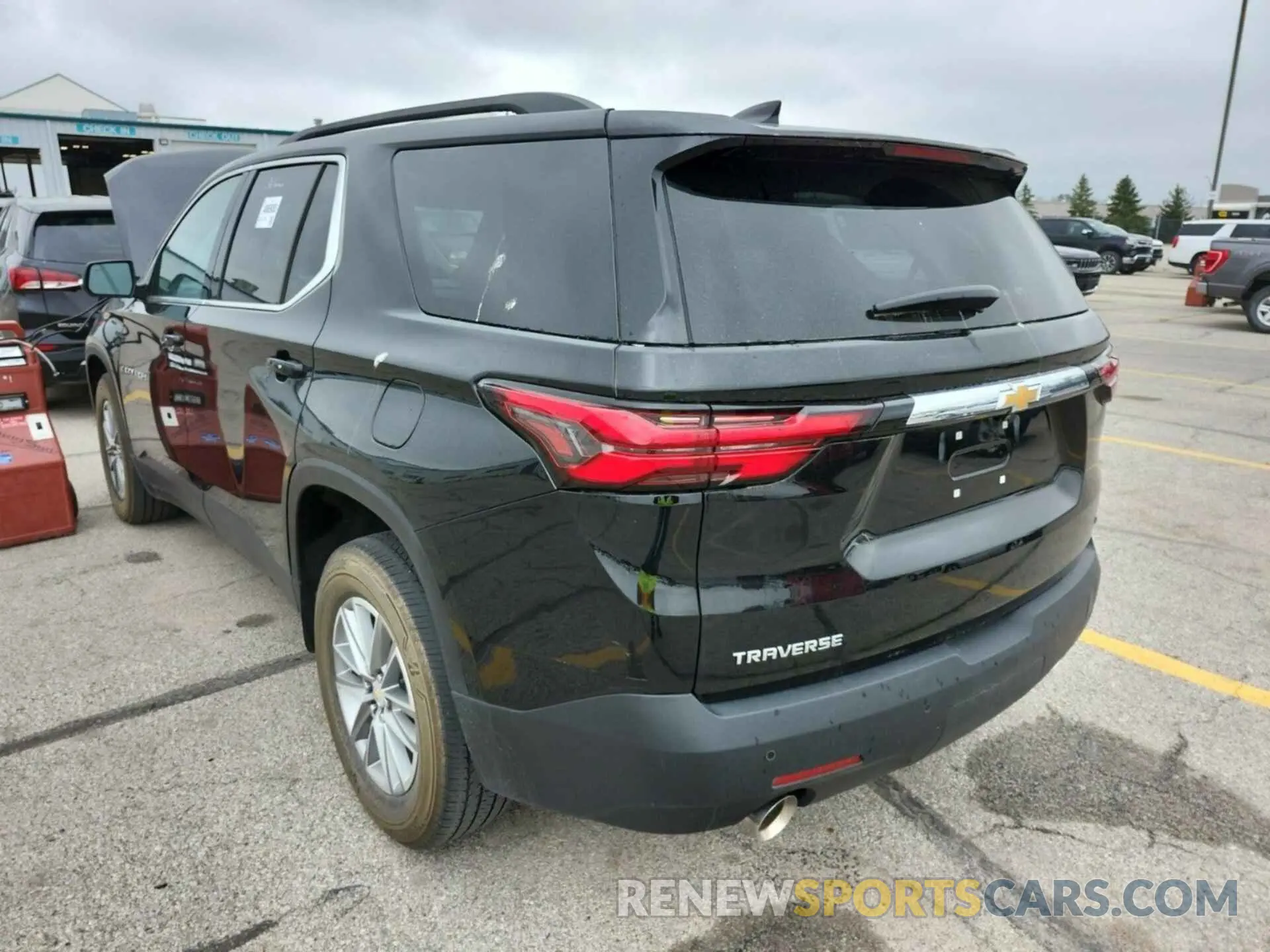9 Photograph of a damaged car 1GNERGKWXNJ156903 CHEVROLET TRAVERSE 2022