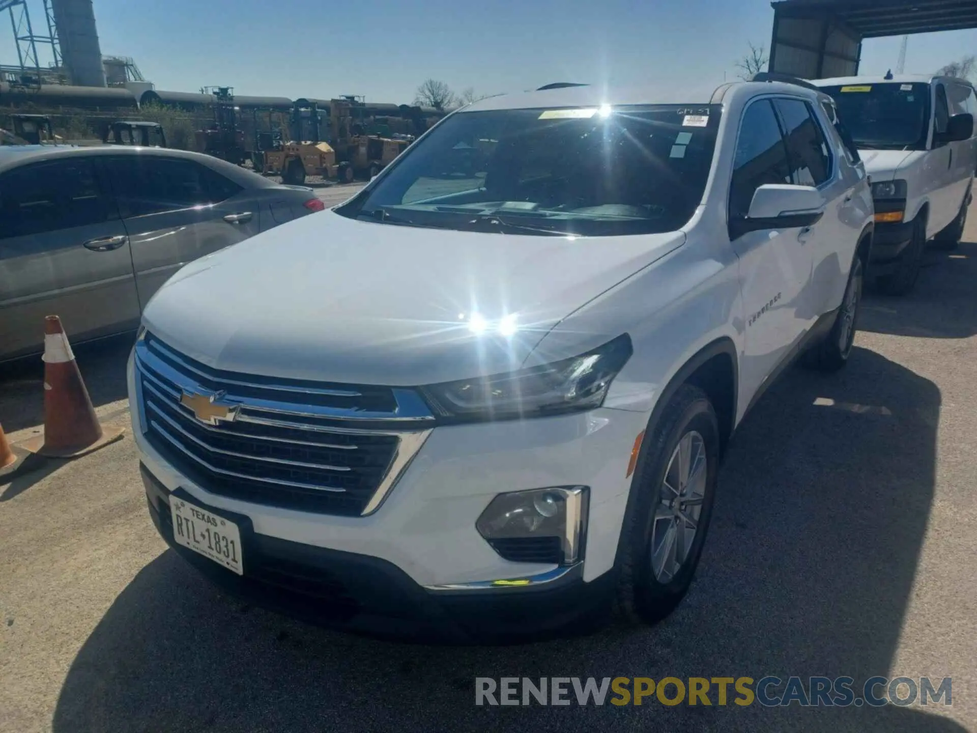2 Photograph of a damaged car 1GNERGKWXNJ157677 CHEVROLET TRAVERSE 2022