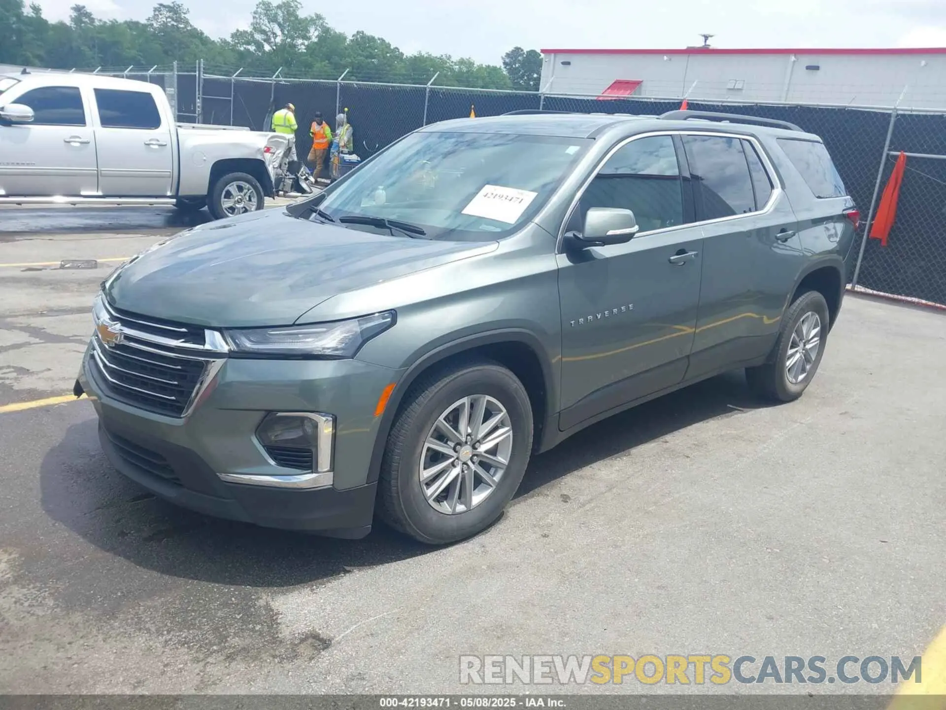 2 Photograph of a damaged car 1GNERHKW0NJ122099 CHEVROLET TRAVERSE 2022