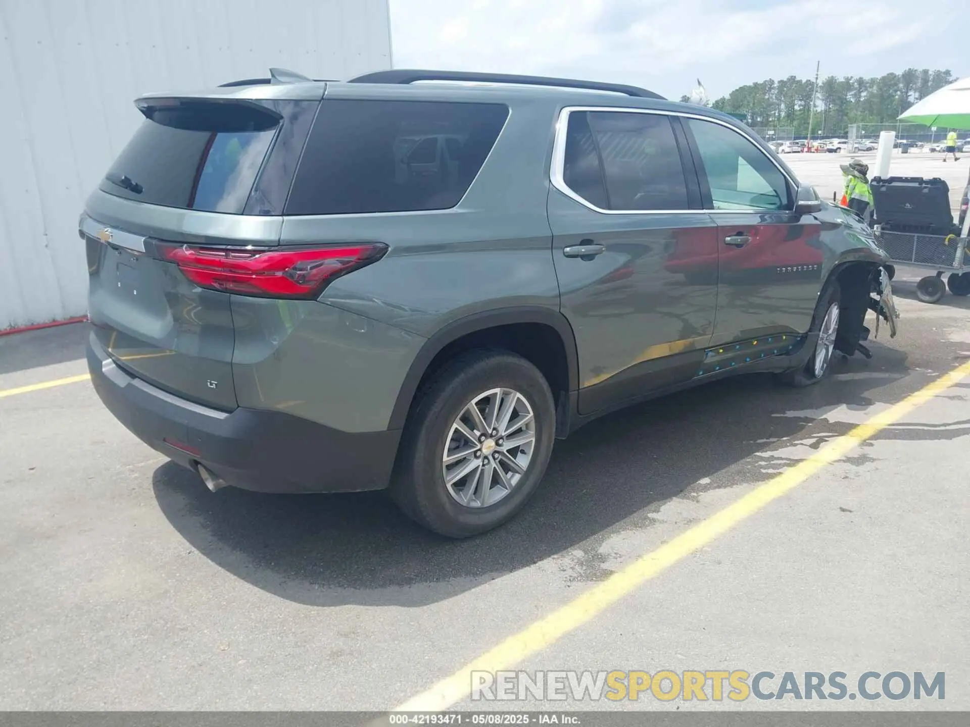 4 Photograph of a damaged car 1GNERHKW0NJ122099 CHEVROLET TRAVERSE 2022