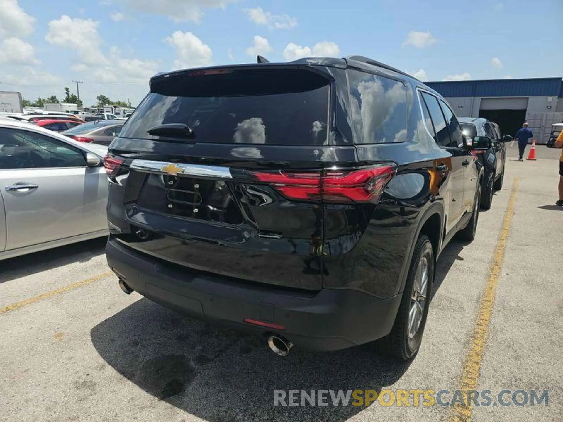 13 Photograph of a damaged car 1GNERHKW1NJ153829 CHEVROLET TRAVERSE 2022