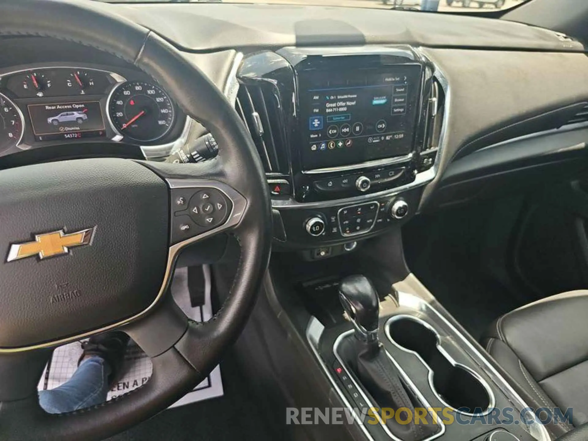 18 Photograph of a damaged car 1GNERHKW1NJ153829 CHEVROLET TRAVERSE 2022