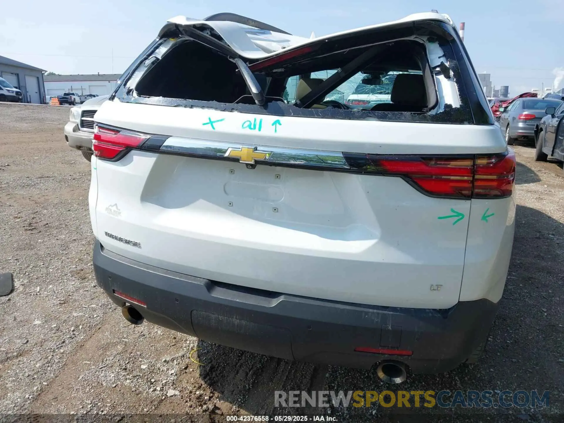 16 Photograph of a damaged car 1GNERHKW3NJ110710 CHEVROLET TRAVERSE 2022