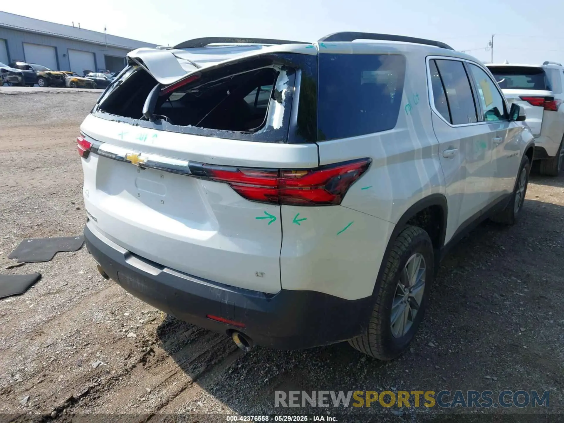 4 Photograph of a damaged car 1GNERHKW3NJ110710 CHEVROLET TRAVERSE 2022