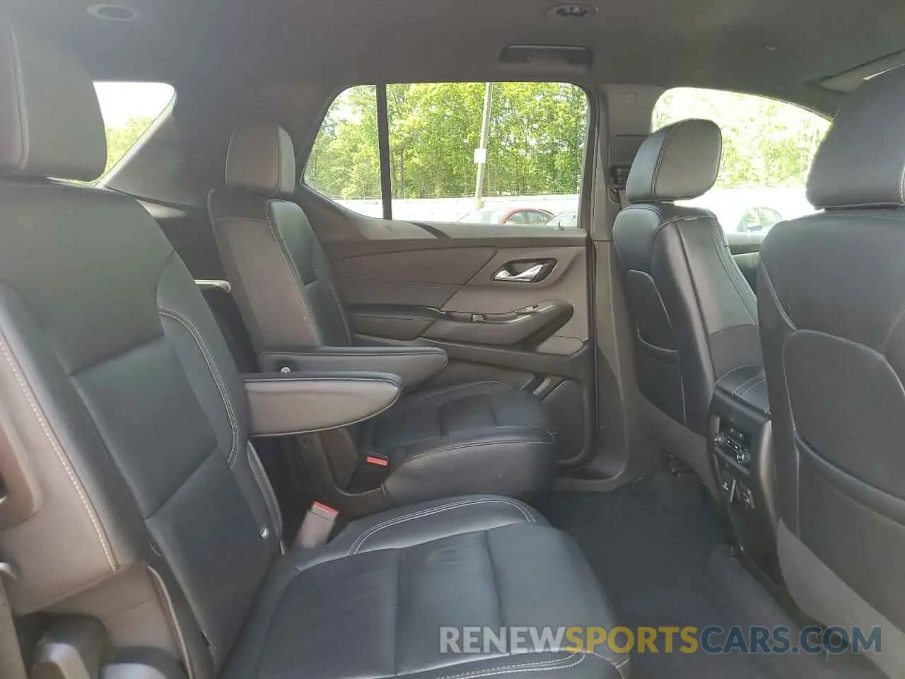 11 Photograph of a damaged car 1GNERHKW4NJ127564 CHEVROLET TRAVERSE 2022