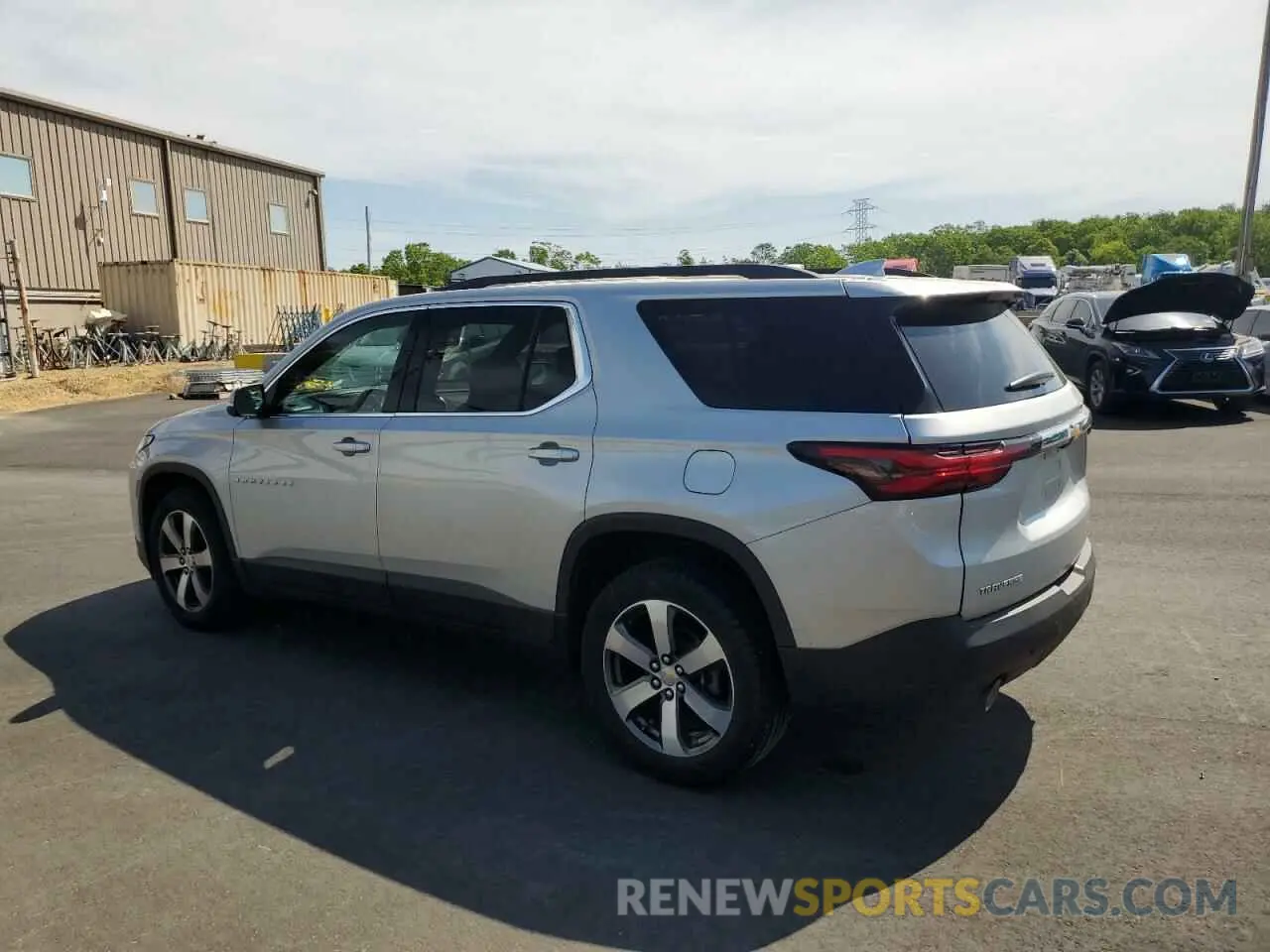 2 Photograph of a damaged car 1GNERHKW4NJ127564 CHEVROLET TRAVERSE 2022