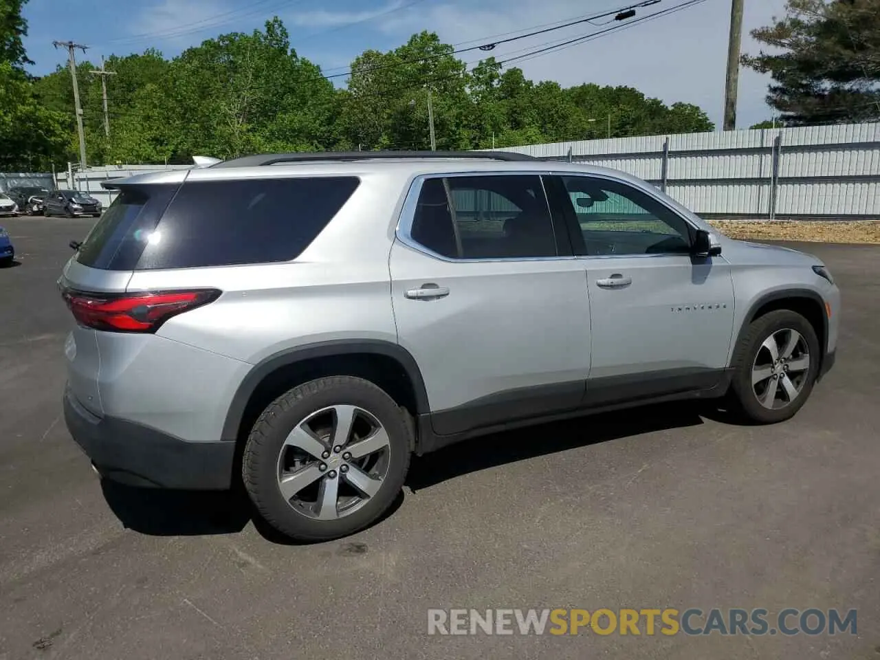 3 Photograph of a damaged car 1GNERHKW4NJ127564 CHEVROLET TRAVERSE 2022