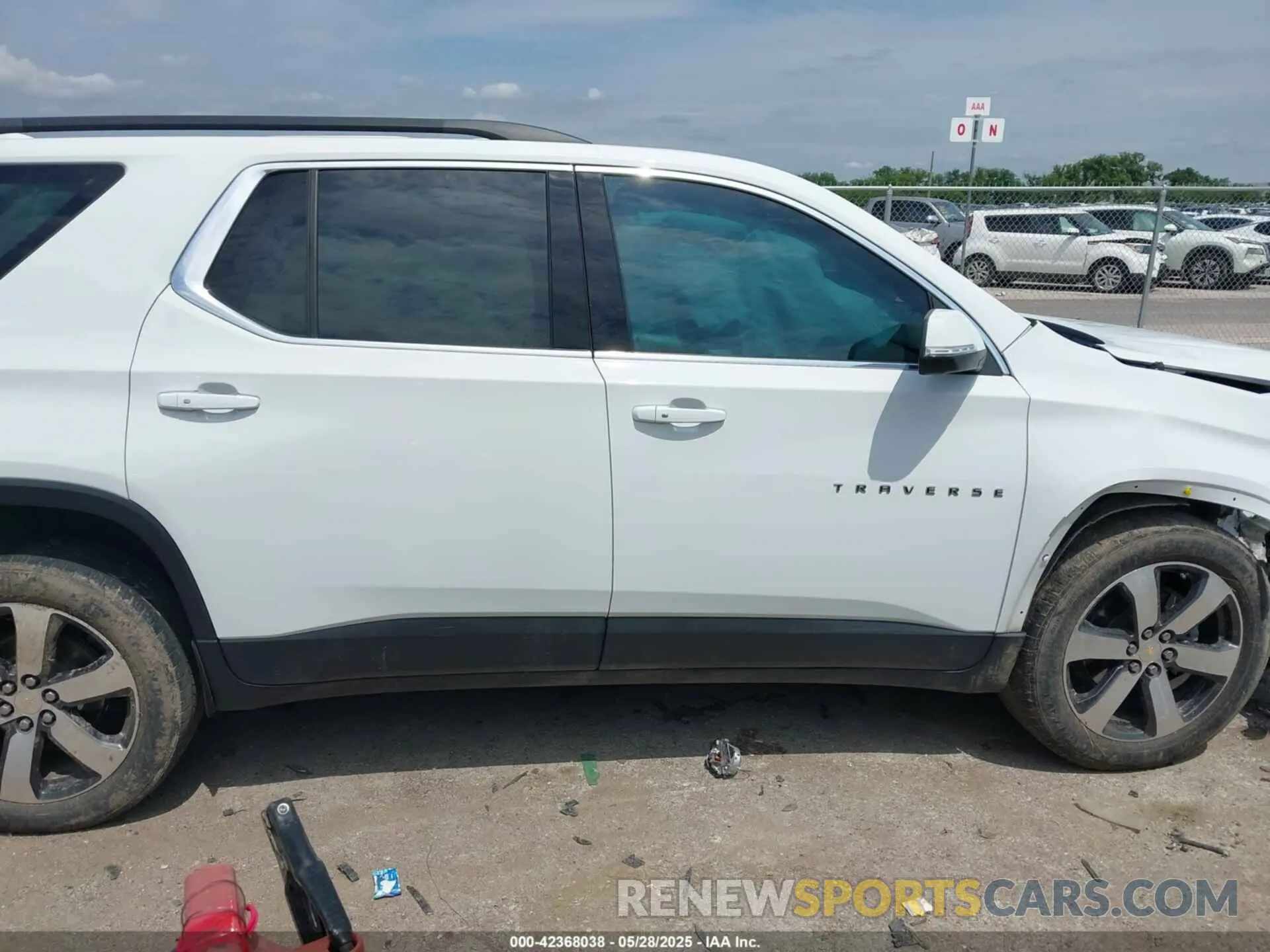 13 Photograph of a damaged car 1GNERHKW4NJ142792 CHEVROLET TRAVERSE 2022