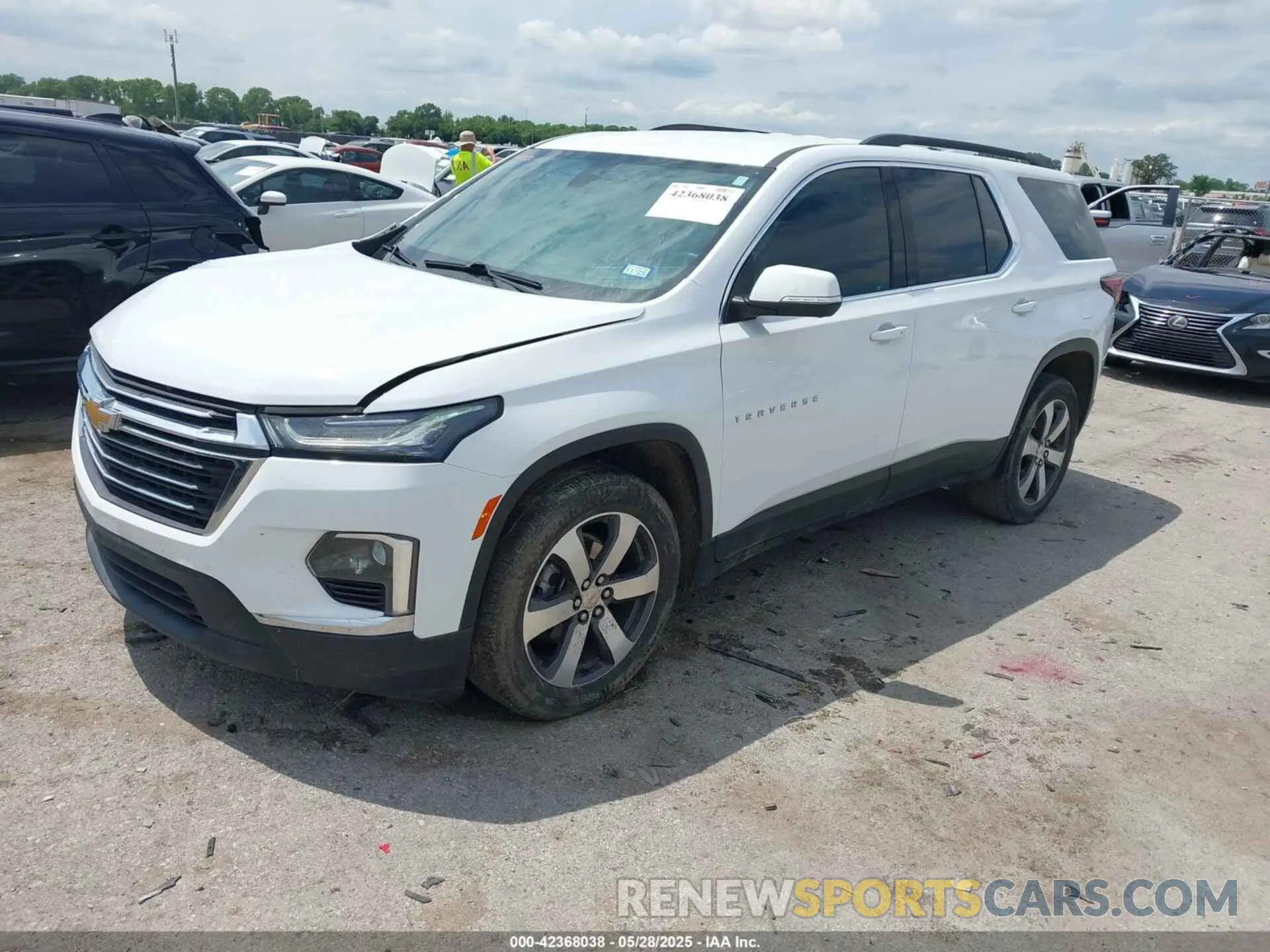 2 Photograph of a damaged car 1GNERHKW4NJ142792 CHEVROLET TRAVERSE 2022