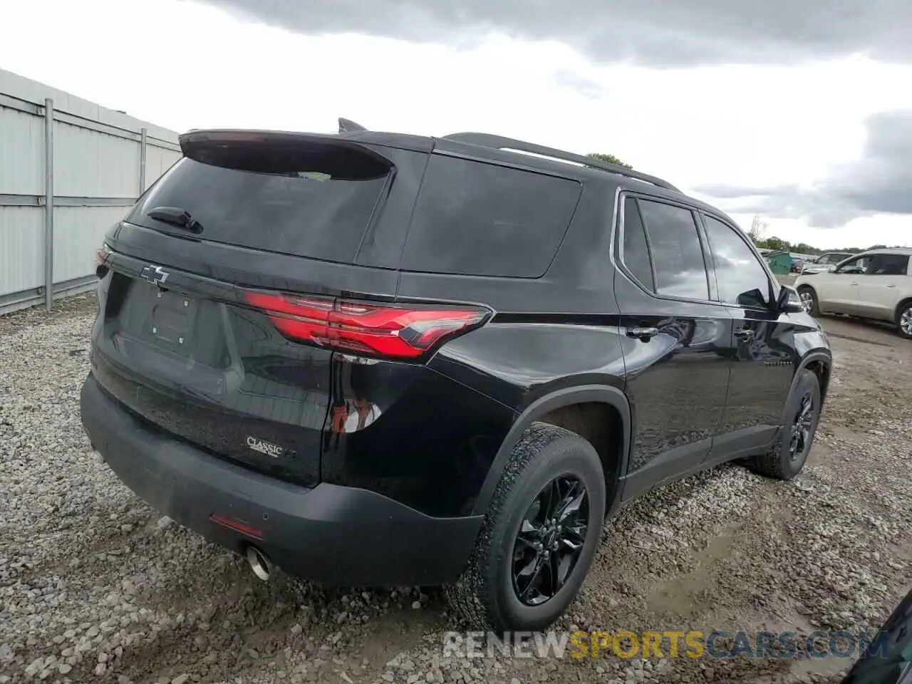 3 Photograph of a damaged car 1GNERHKW6NJ184901 CHEVROLET TRAVERSE 2022