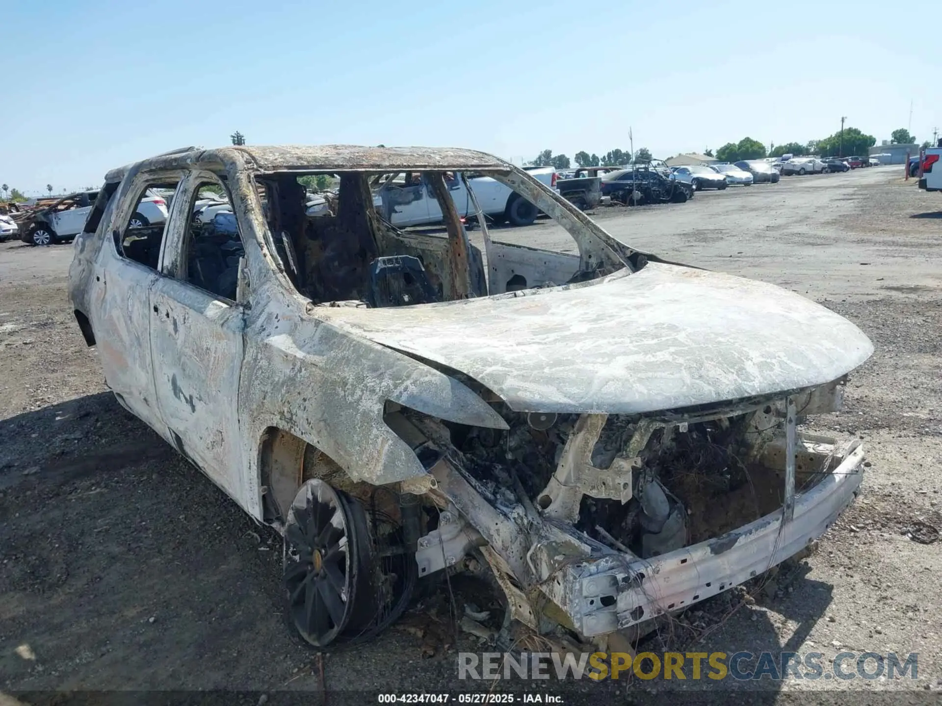 12 Photograph of a damaged car 1GNERHKW7NJ104182 CHEVROLET TRAVERSE 2022
