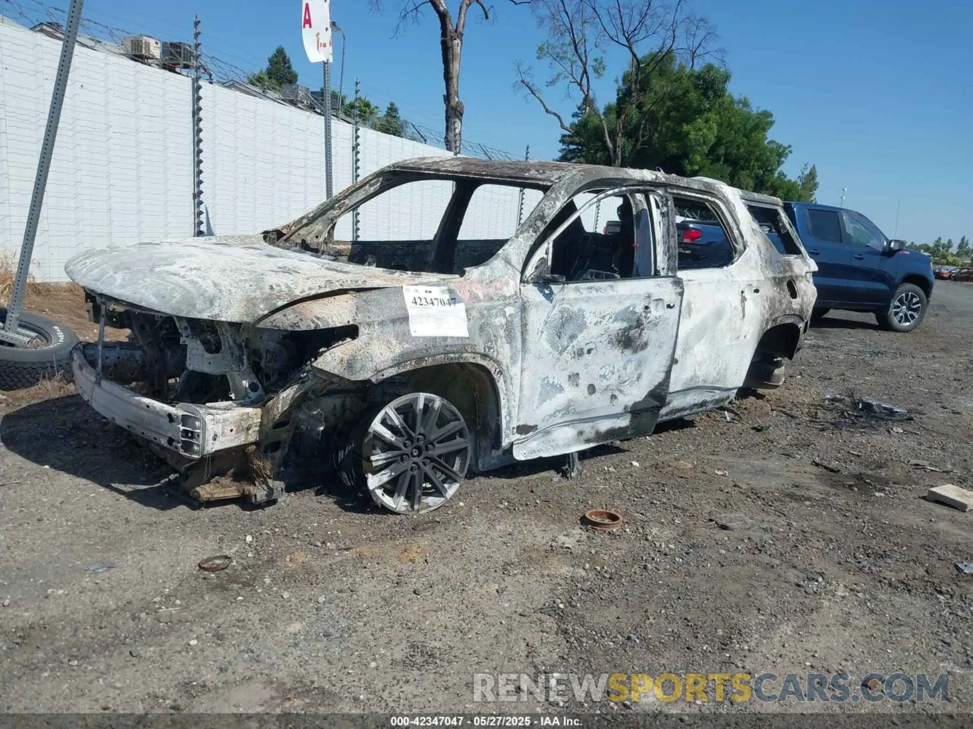 13 Photograph of a damaged car 1GNERHKW7NJ104182 CHEVROLET TRAVERSE 2022