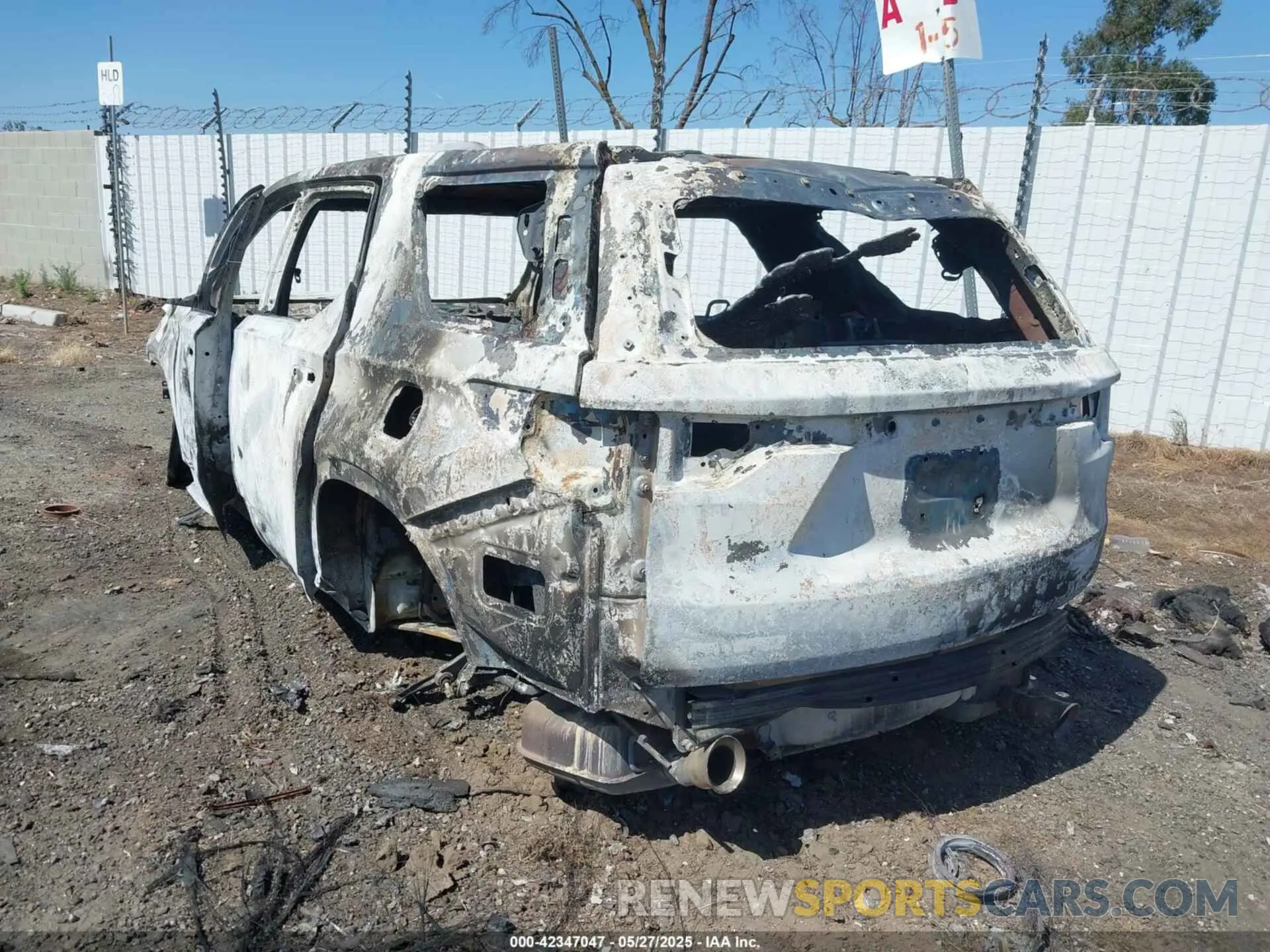 3 Photograph of a damaged car 1GNERHKW7NJ104182 CHEVROLET TRAVERSE 2022