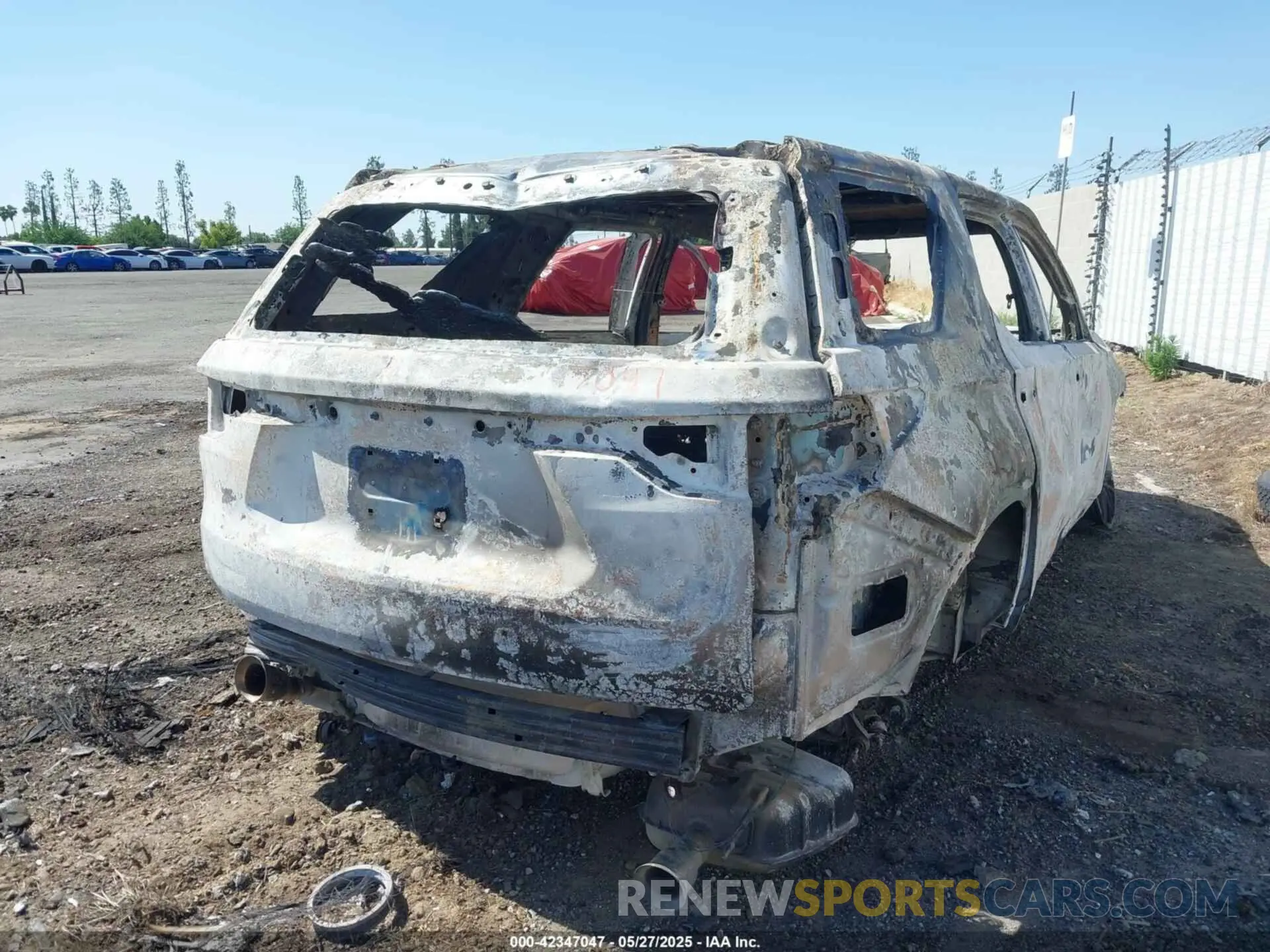 4 Photograph of a damaged car 1GNERHKW7NJ104182 CHEVROLET TRAVERSE 2022