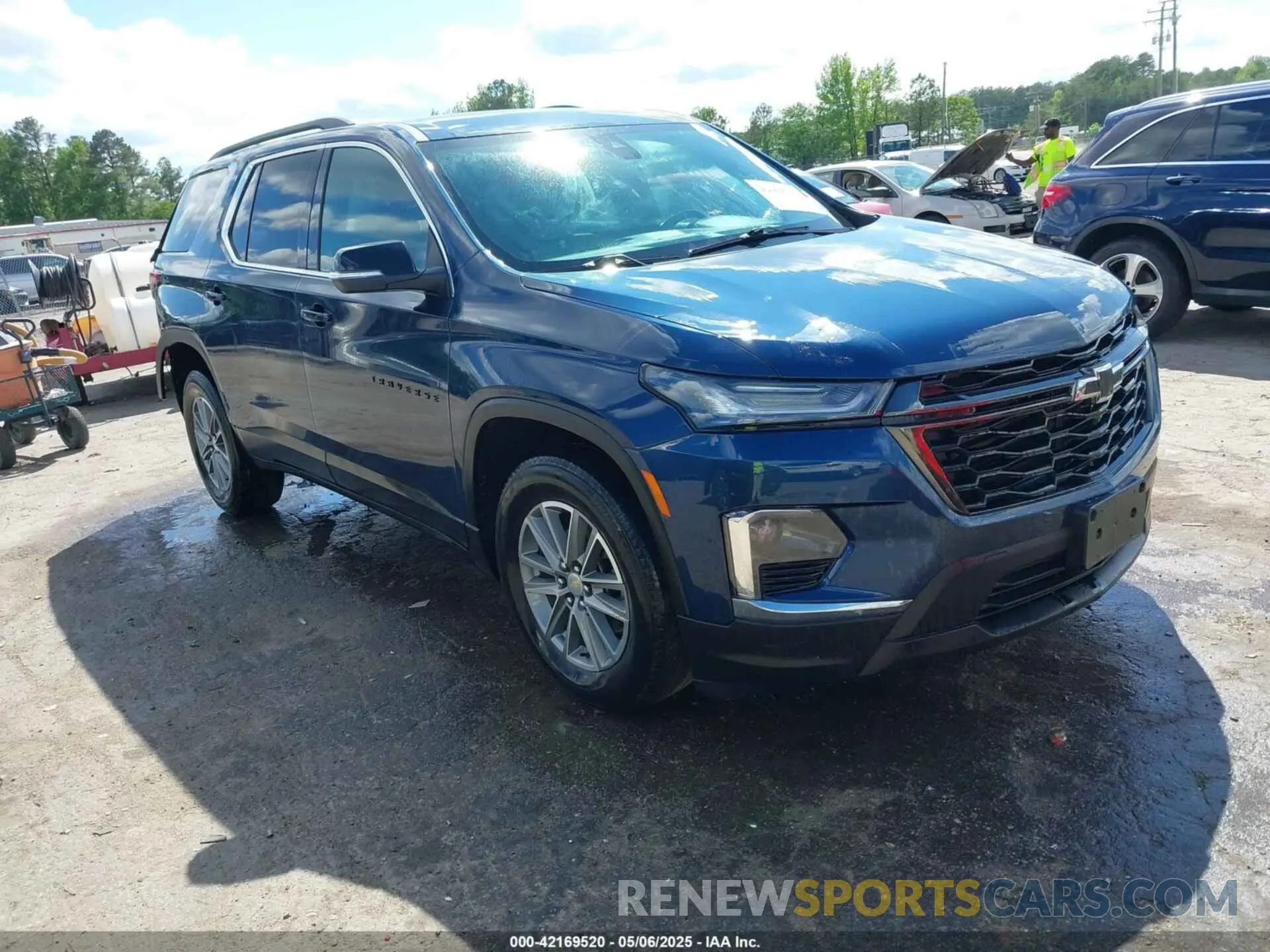 1 Photograph of a damaged car 1GNERHKW7NJ192120 CHEVROLET TRAVERSE 2022