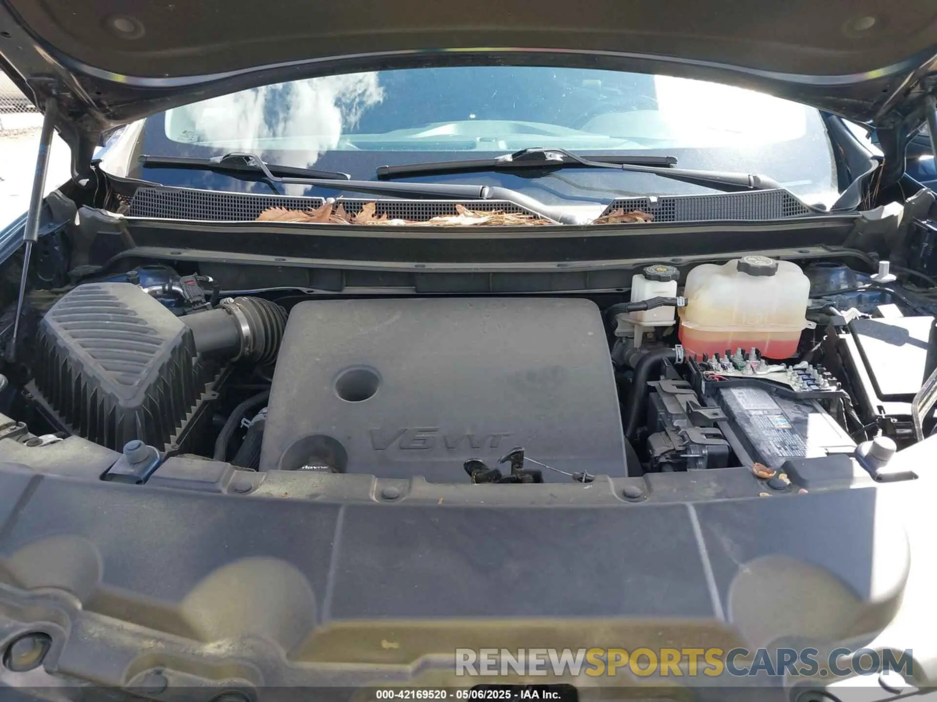 10 Photograph of a damaged car 1GNERHKW7NJ192120 CHEVROLET TRAVERSE 2022
