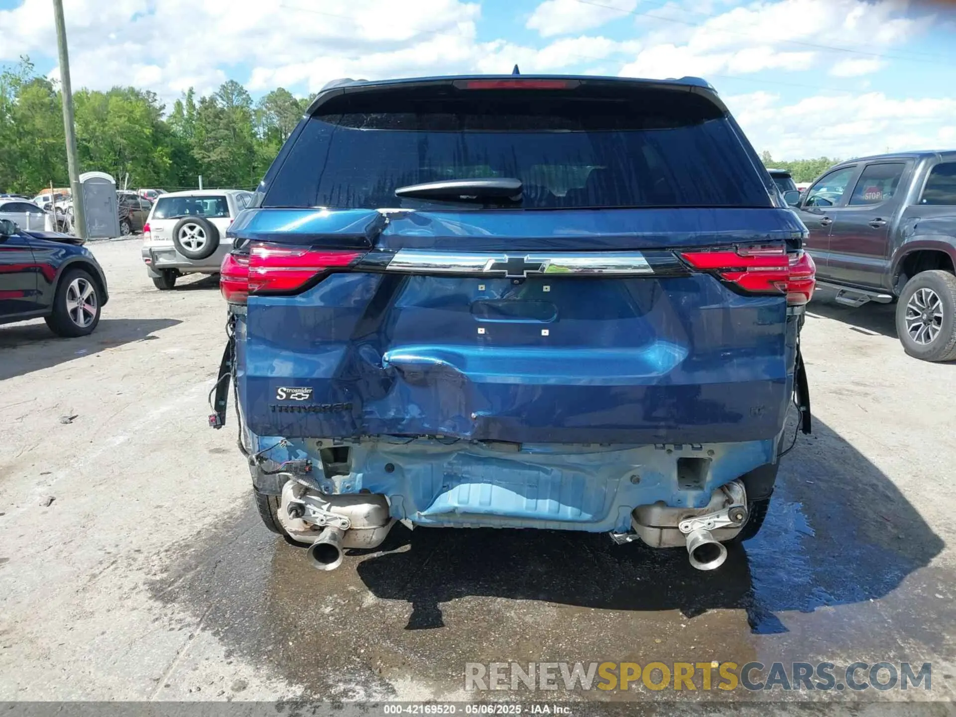 16 Photograph of a damaged car 1GNERHKW7NJ192120 CHEVROLET TRAVERSE 2022