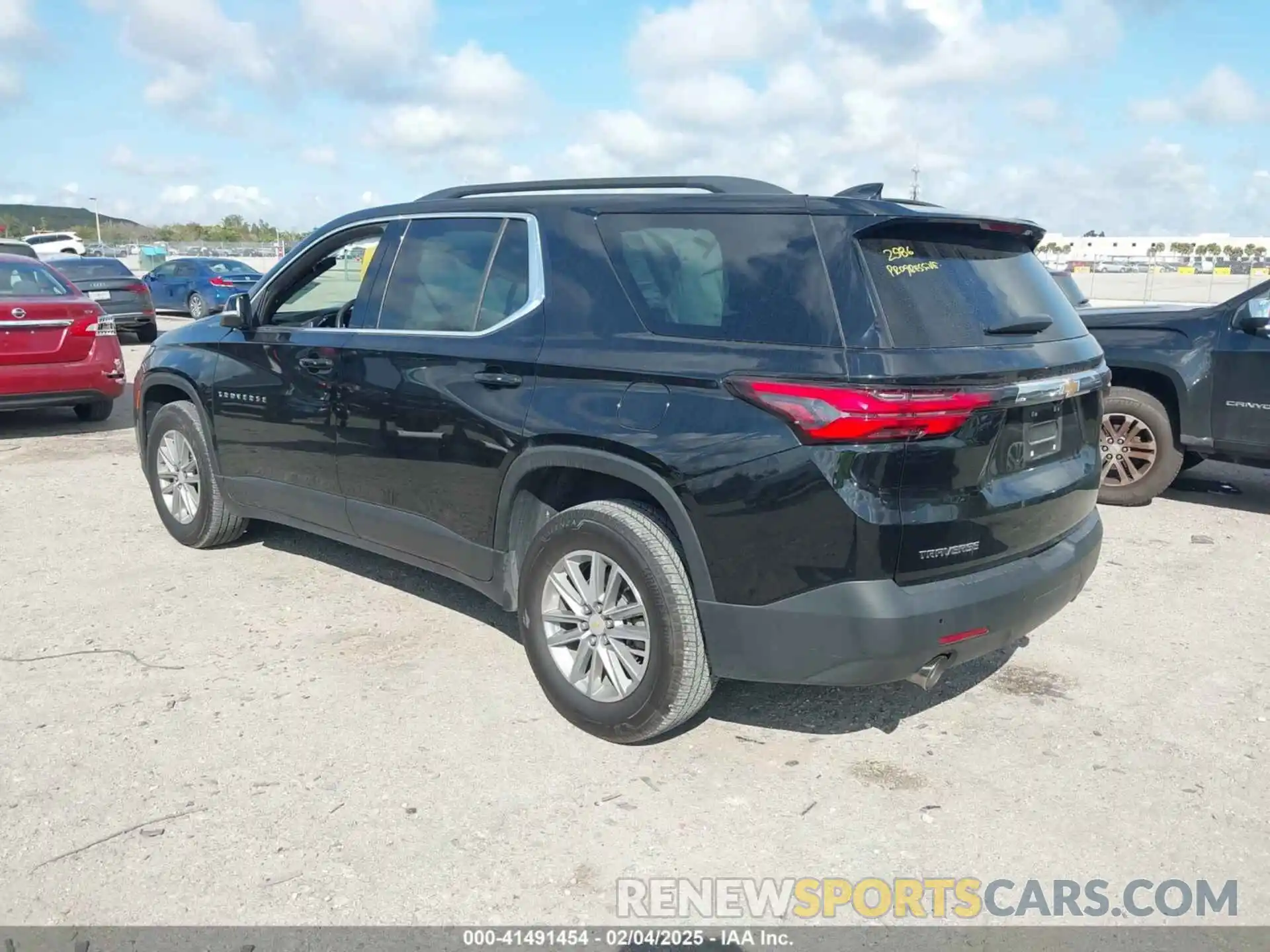 3 Photograph of a damaged car 1GNERHKWXNJ114026 CHEVROLET TRAVERSE 2022