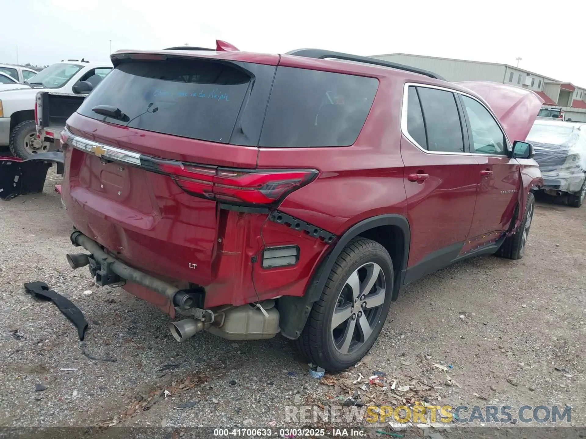4 Photograph of a damaged car 1GNERHKWXNJ131456 CHEVROLET TRAVERSE 2022