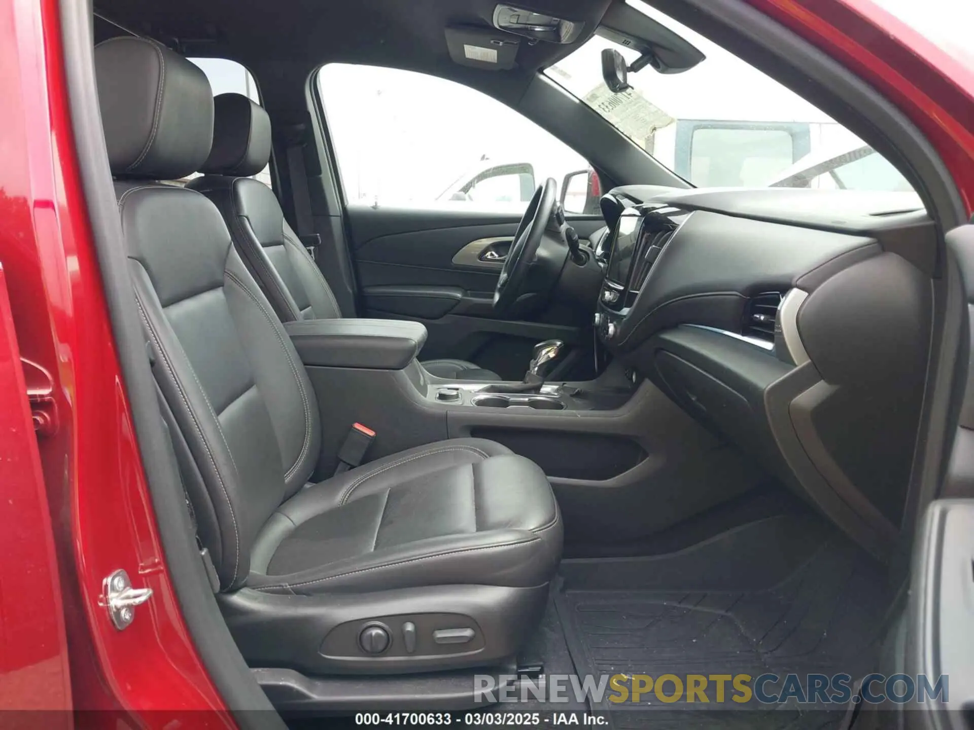 5 Photograph of a damaged car 1GNERHKWXNJ131456 CHEVROLET TRAVERSE 2022