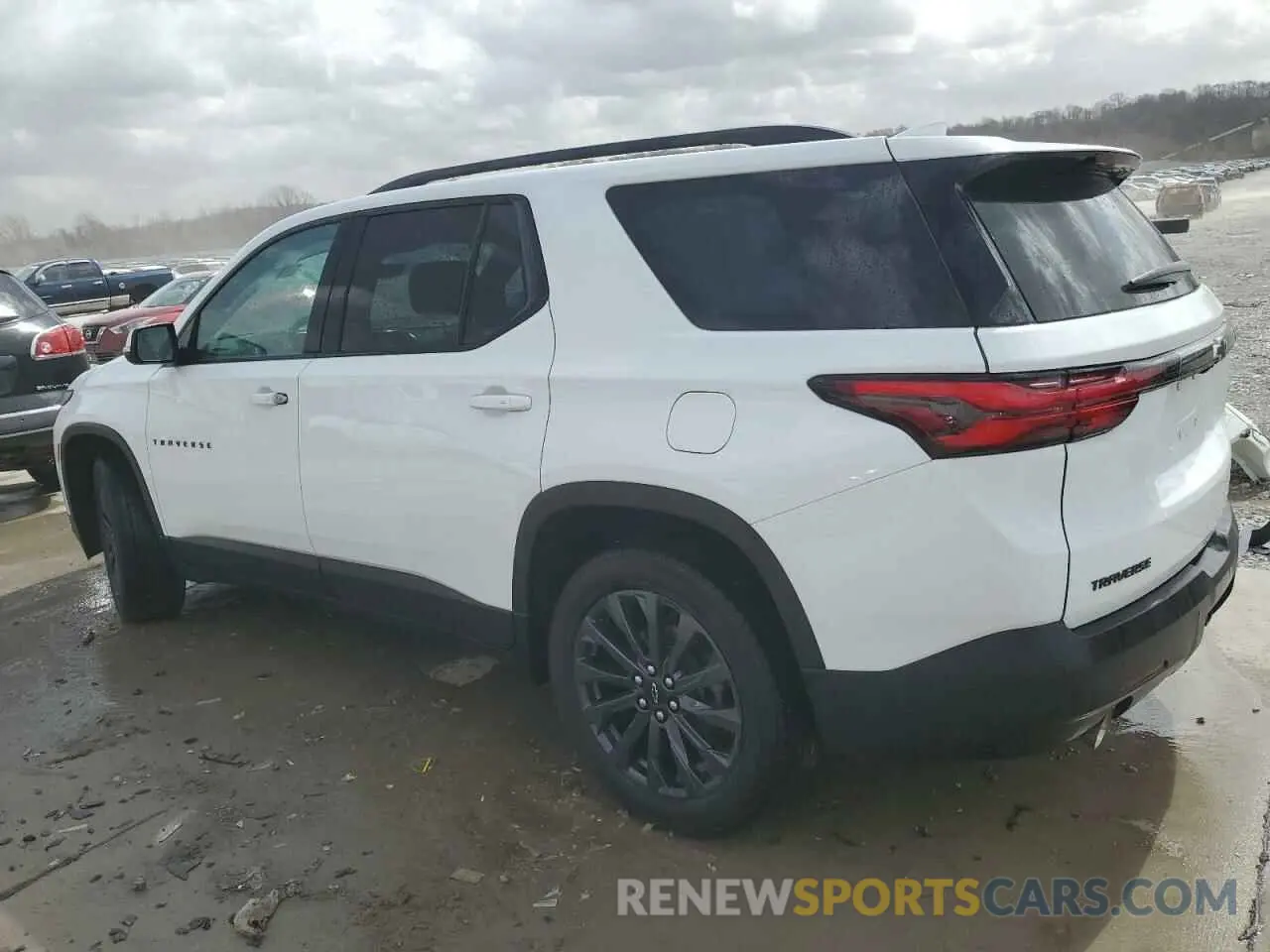 2 Photograph of a damaged car 1GNERJKW2NJ122838 CHEVROLET TRAVERSE 2022