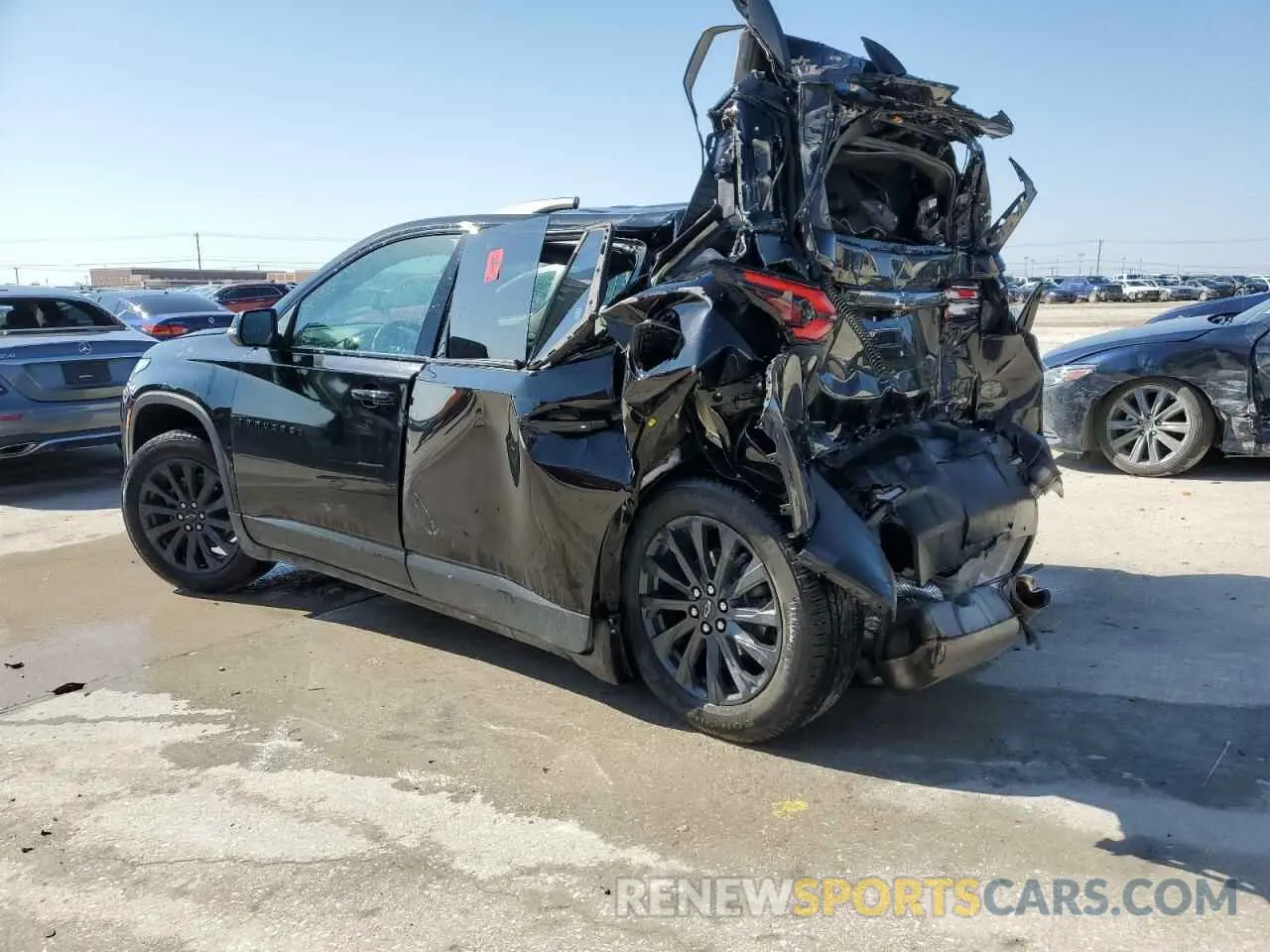 2 Photograph of a damaged car 1GNERJKW6NJ111518 CHEVROLET TRAVERSE 2022