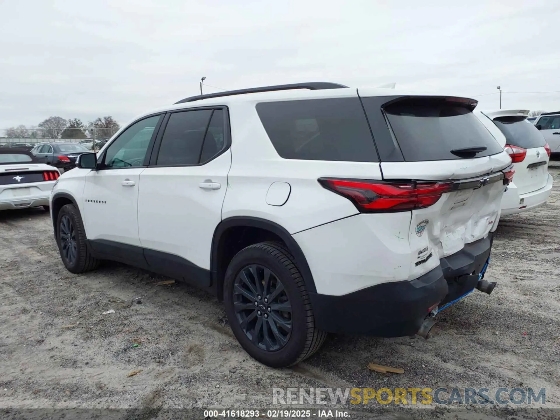 3 Photograph of a damaged car 1GNERJKW9NJ121766 CHEVROLET TRAVERSE 2022