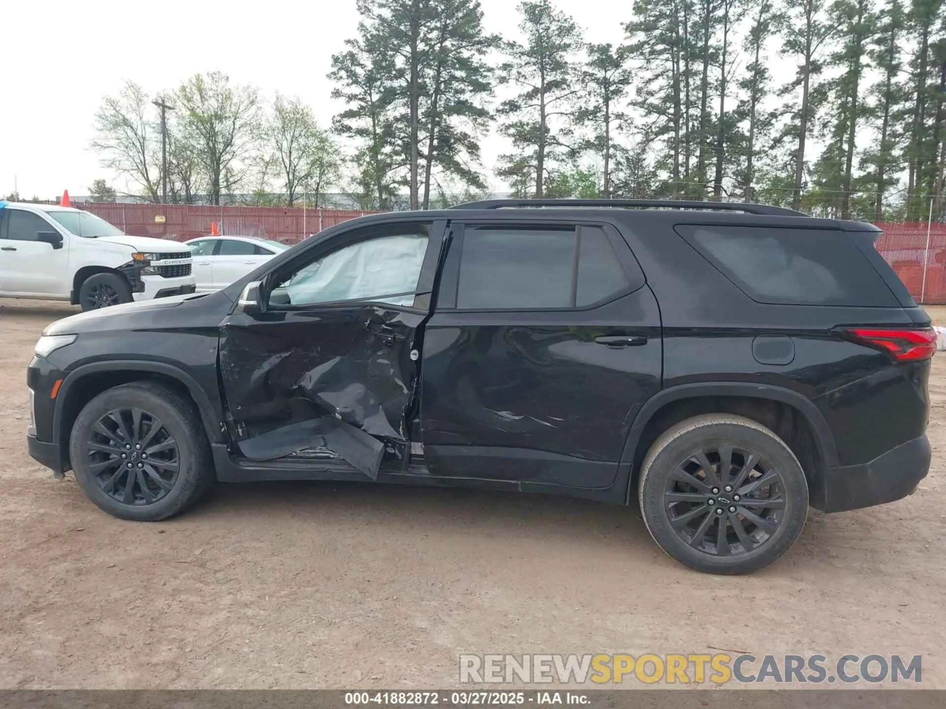 14 Photograph of a damaged car 1GNERJKWXNJ161953 CHEVROLET TRAVERSE 2022