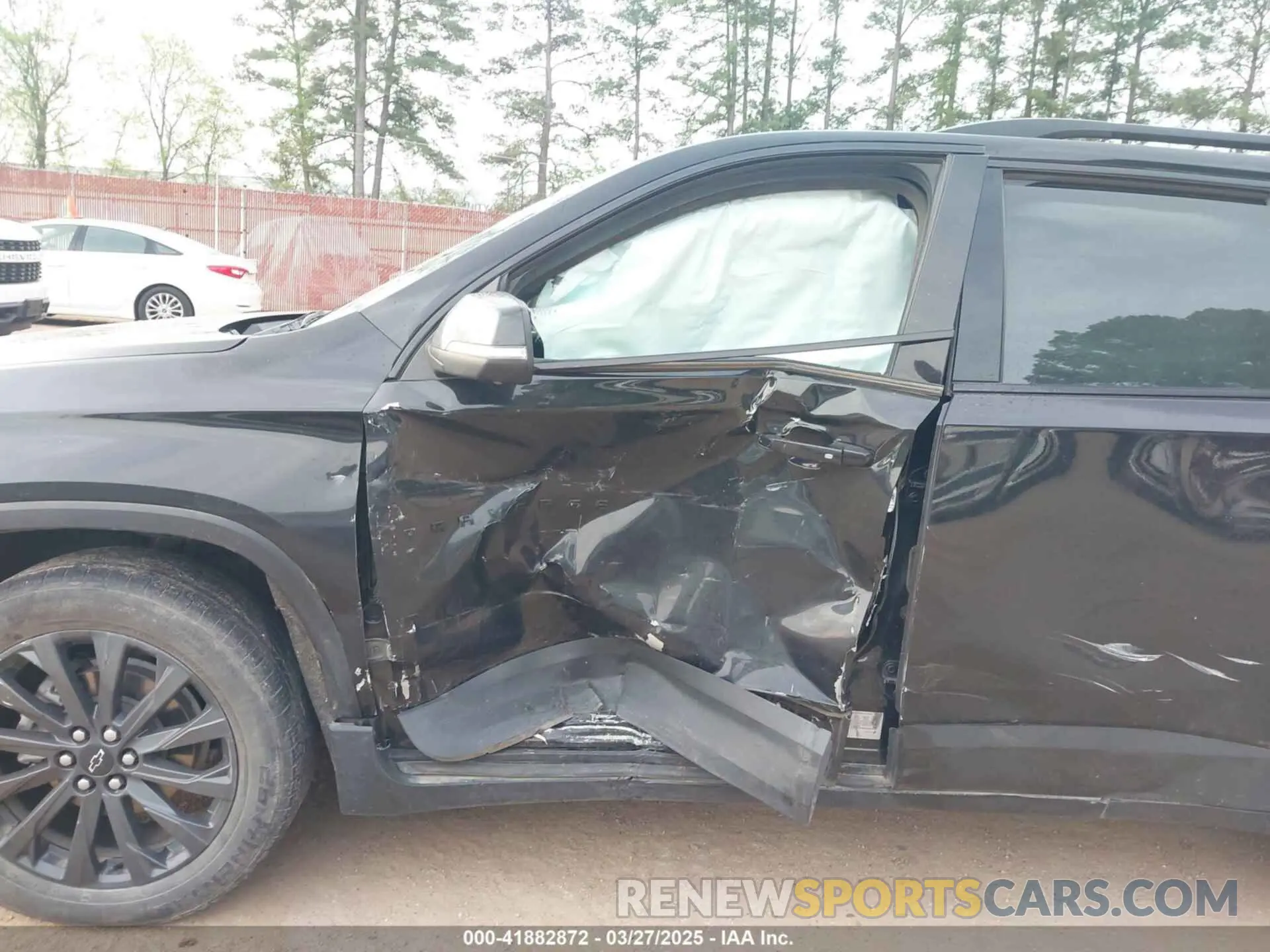 6 Photograph of a damaged car 1GNERJKWXNJ161953 CHEVROLET TRAVERSE 2022