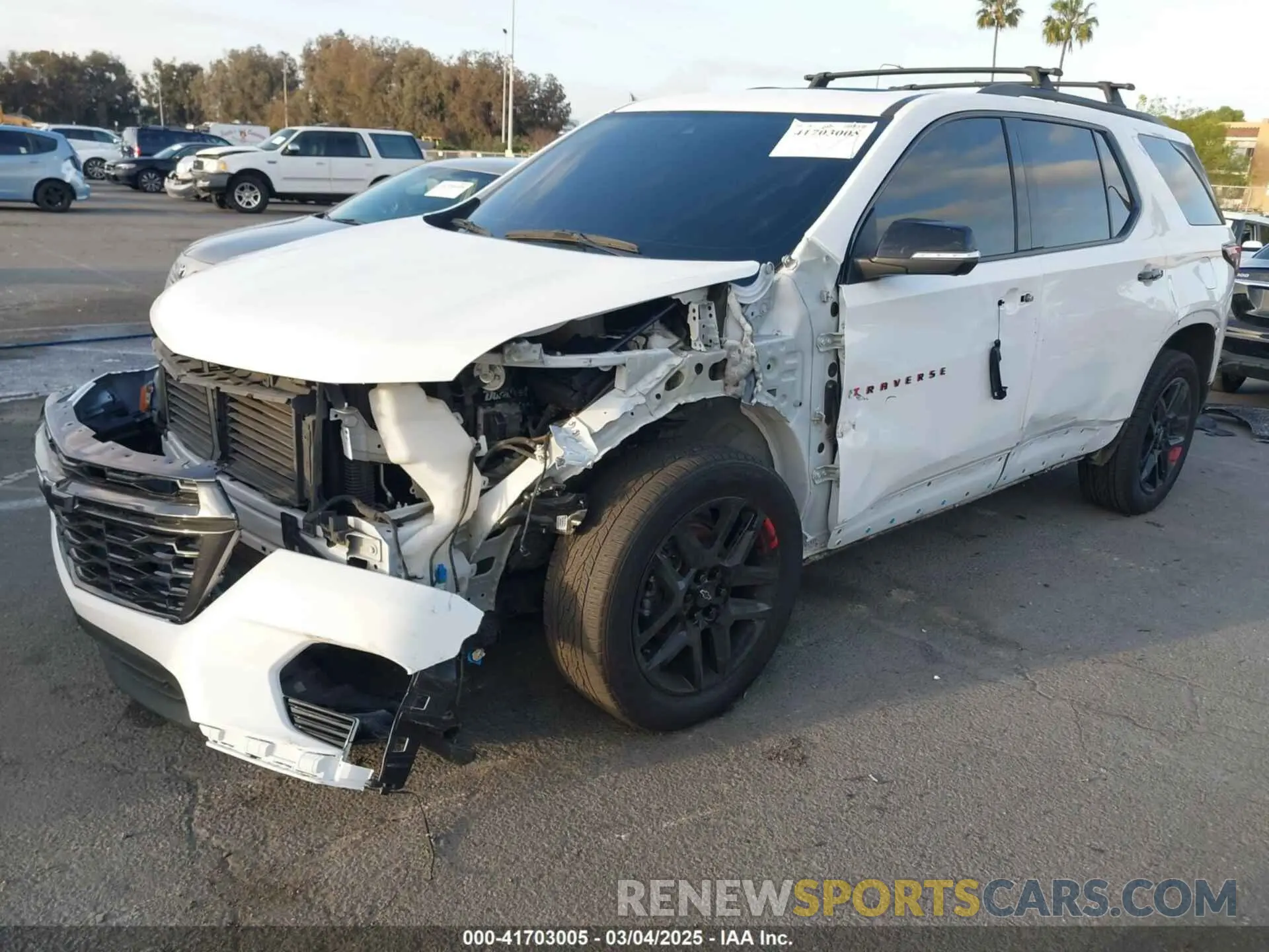 2 Photograph of a damaged car 1GNERKKW2NJ179594 CHEVROLET TRAVERSE 2022