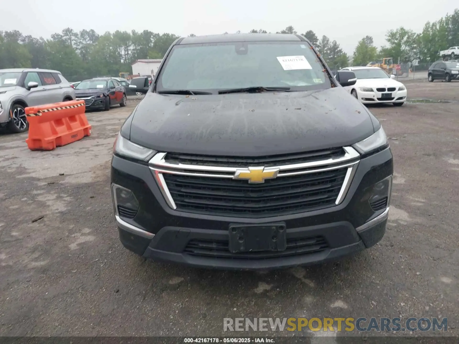 12 Photograph of a damaged car 1GNERLKWXNJ156599 CHEVROLET TRAVERSE 2022