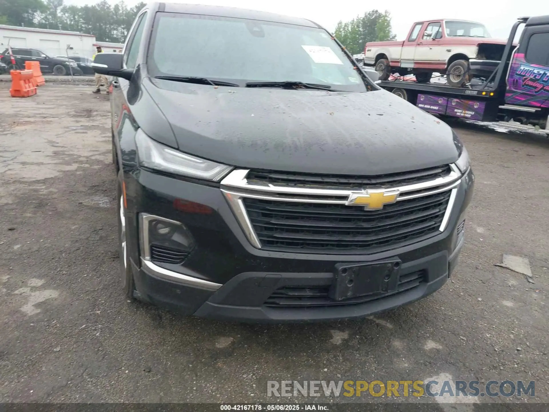6 Photograph of a damaged car 1GNERLKWXNJ156599 CHEVROLET TRAVERSE 2022