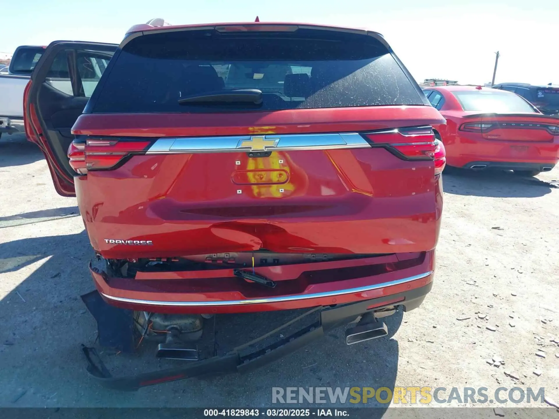 15 Photograph of a damaged car 1GNERNKW5NJ151841 CHEVROLET TRAVERSE 2022